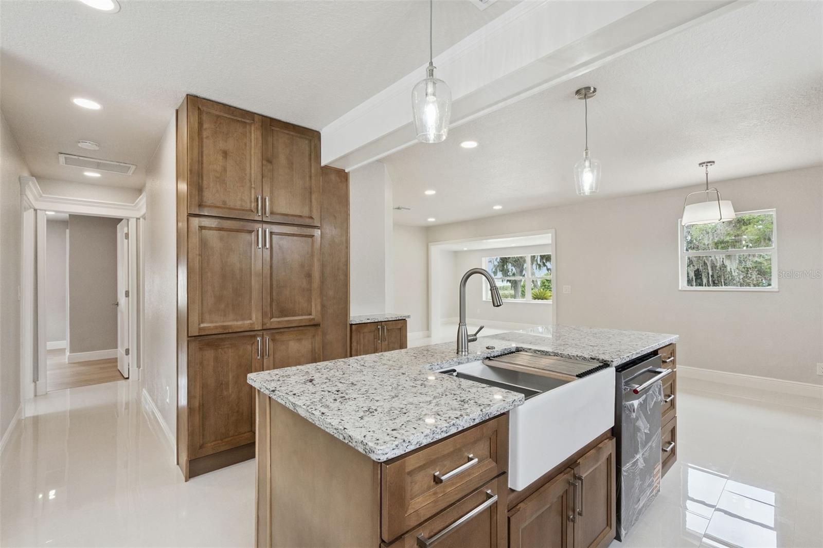 2316 N GRIFFIN DR, LEESBURG, FL, 34748
