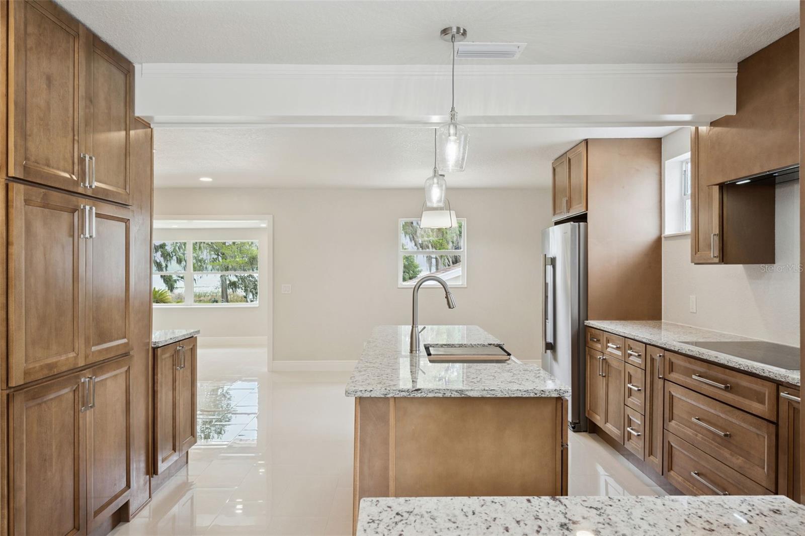 2316 N GRIFFIN DR, LEESBURG, FL, 34748