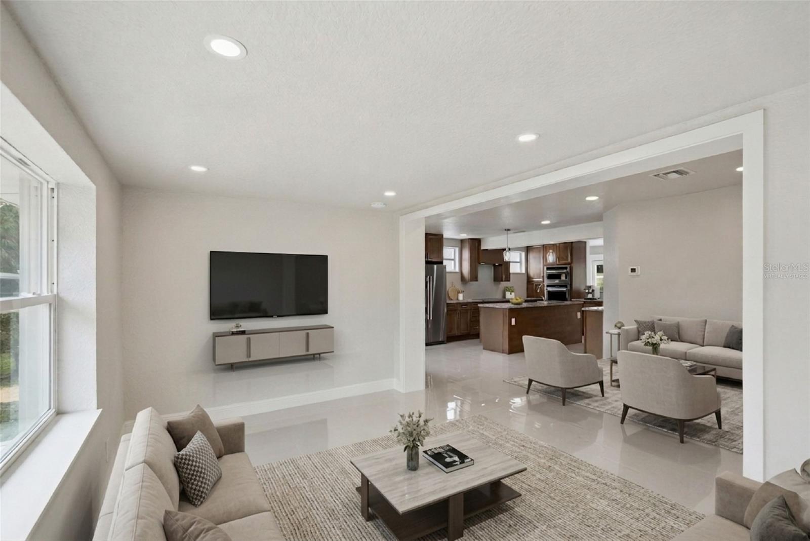 2316 N GRIFFIN DR, LEESBURG, FL, 34748