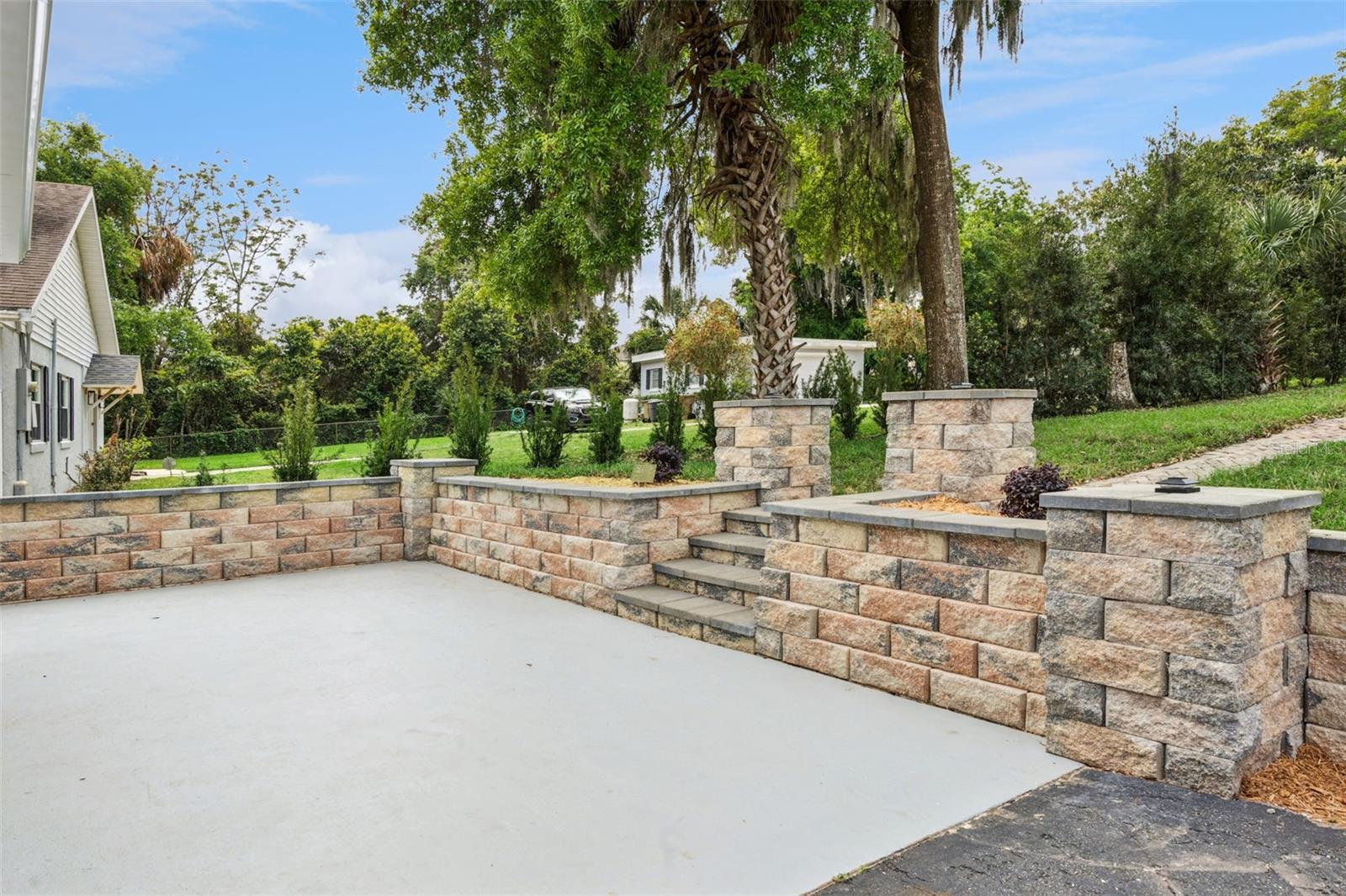 2316 N GRIFFIN DR, LEESBURG, FL, 34748