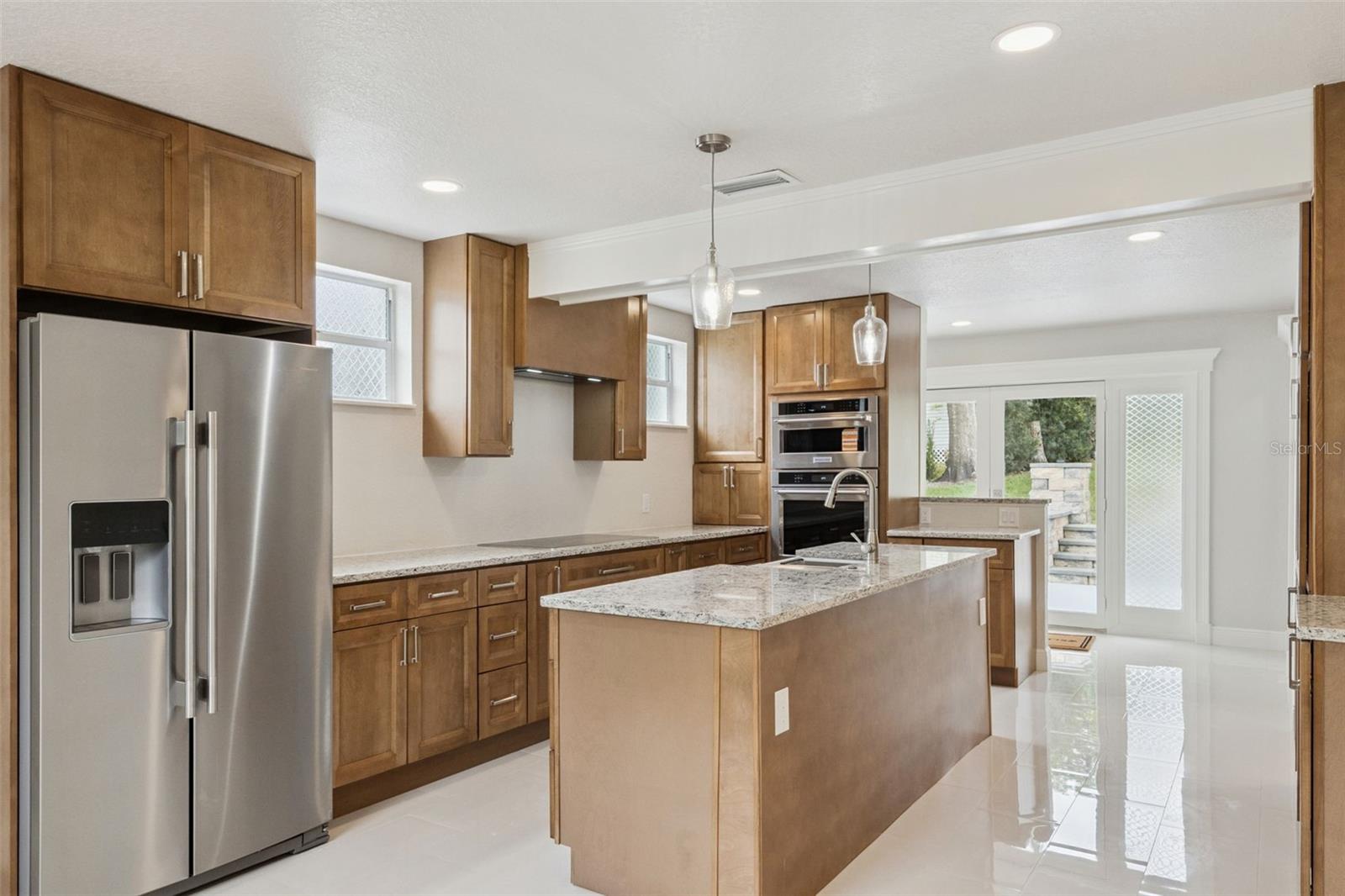 2316 N GRIFFIN DR, LEESBURG, FL, 34748