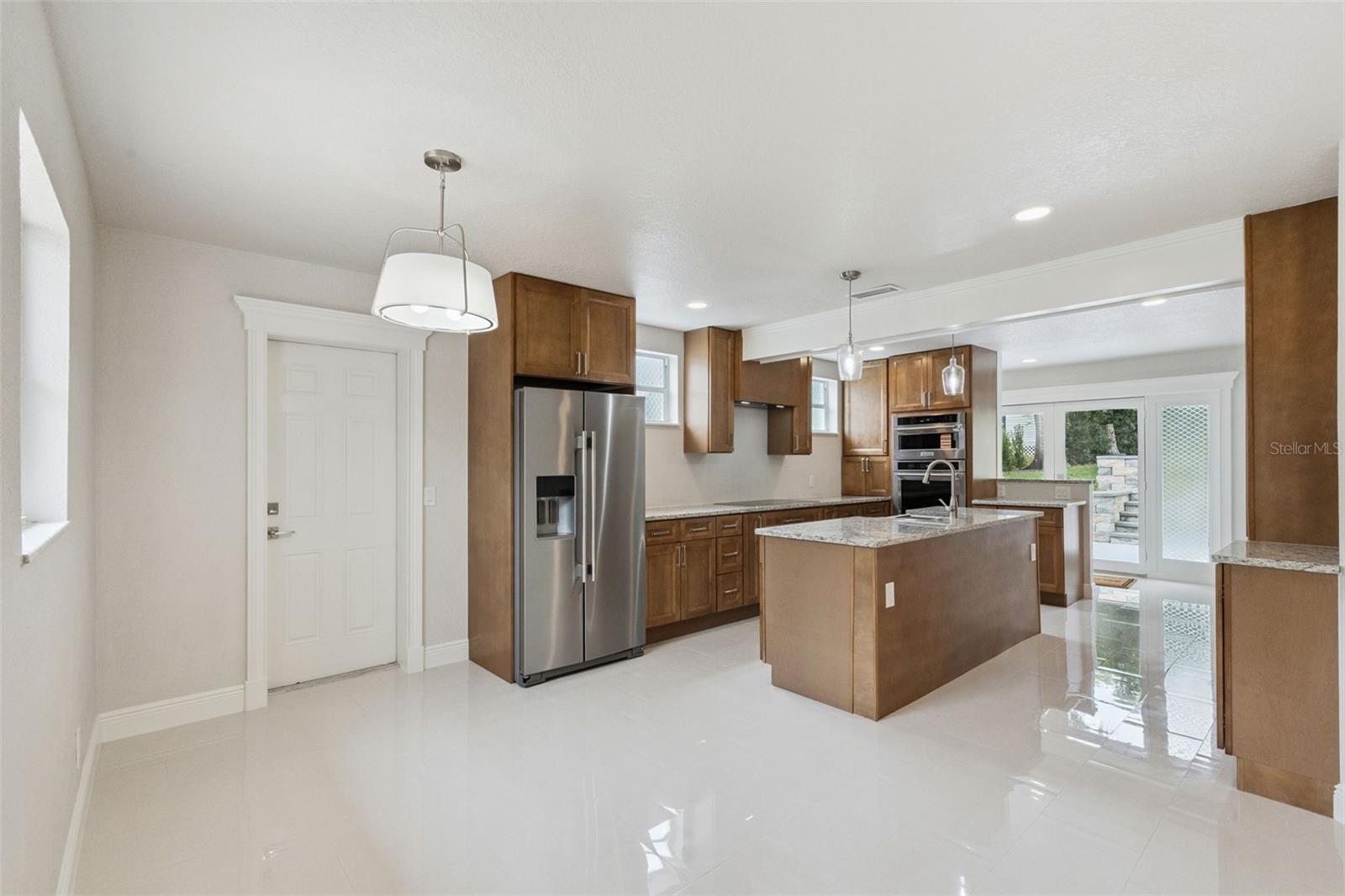 2316 N GRIFFIN DR, LEESBURG, FL, 34748
