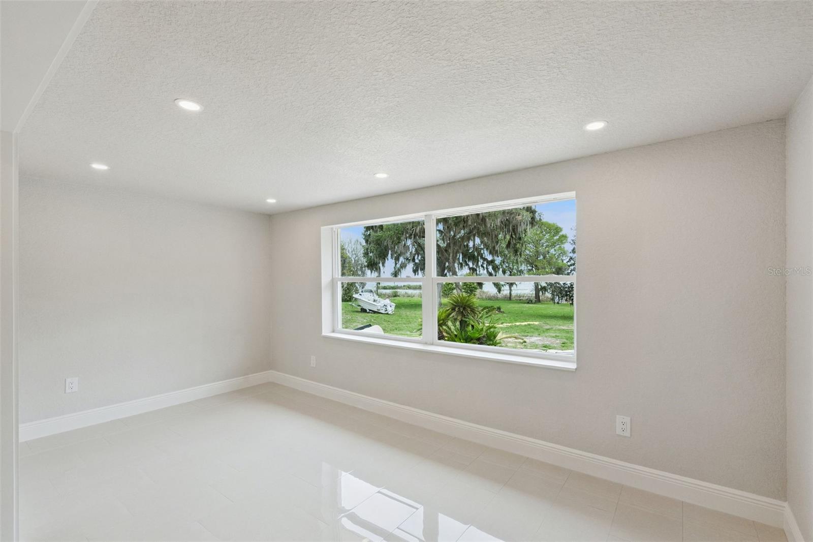2316 N GRIFFIN DR, LEESBURG, FL, 34748