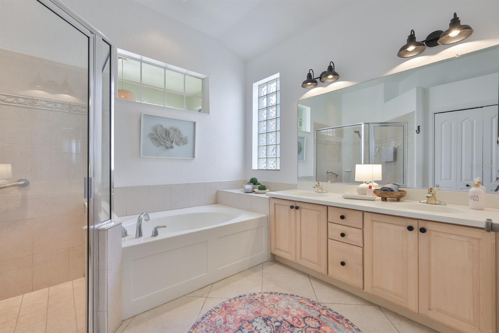 1045 EMERALD DUNES DR, SUN CITY CENTER, FL, 33573