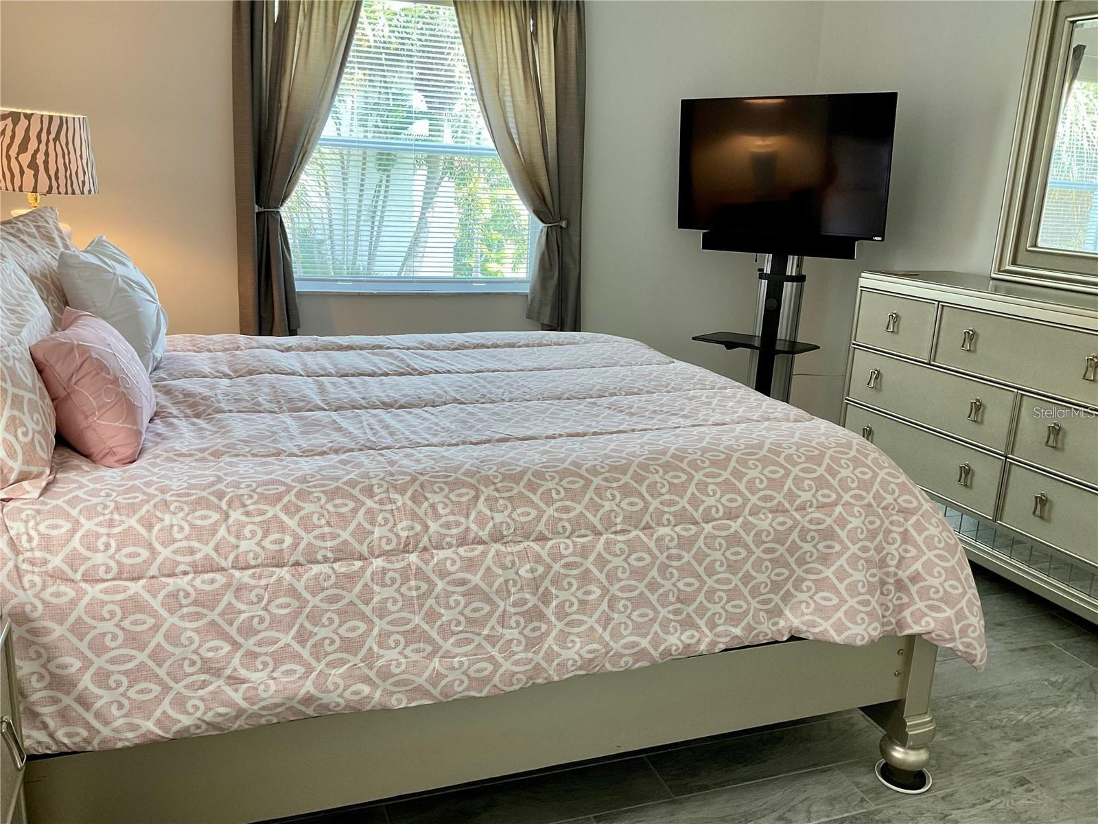 3213 BENEVA RD #204, SARASOTA, FL, 34232
