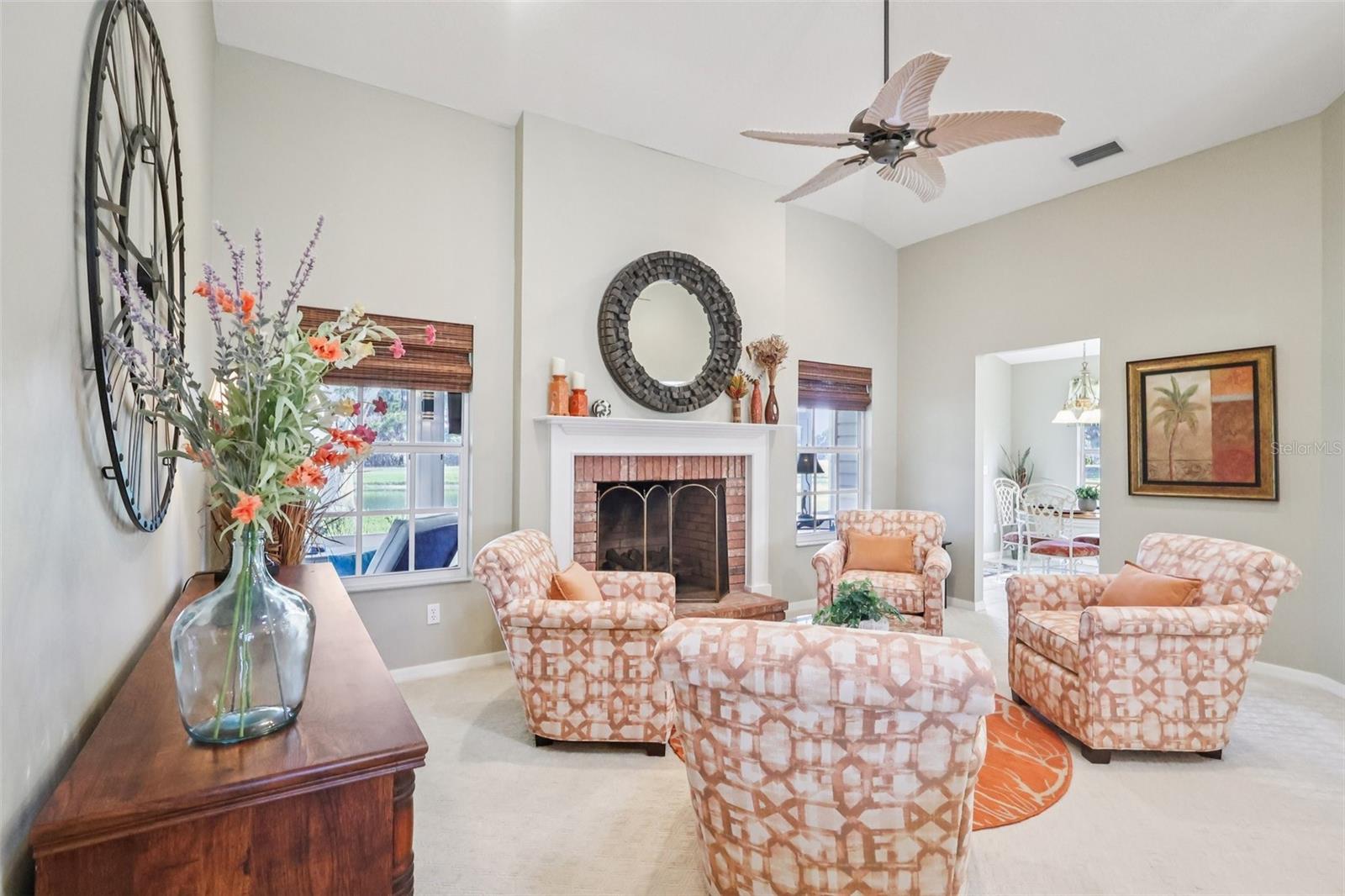 587 JUNIPER WAY, TAVARES, FL, 32778