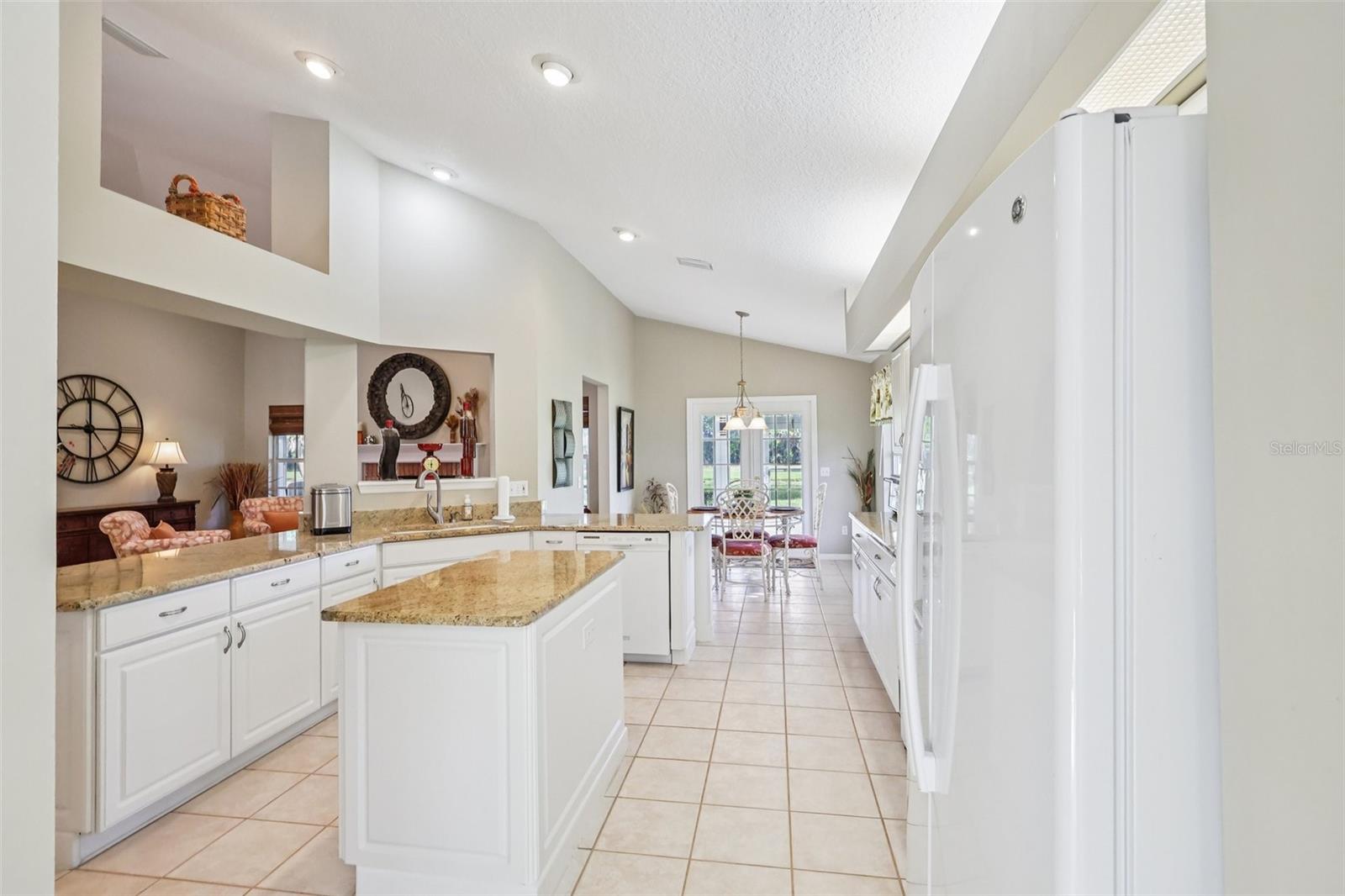 587 JUNIPER WAY, TAVARES, FL, 32778