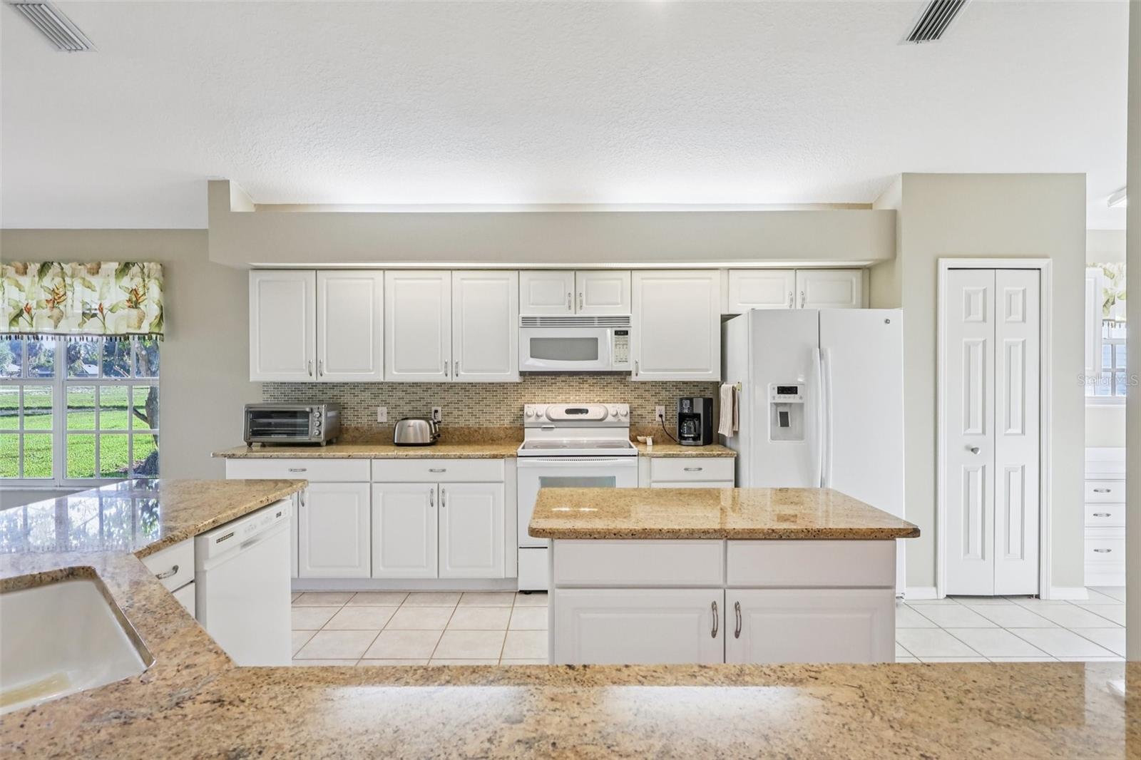 587 JUNIPER WAY, TAVARES, FL, 32778