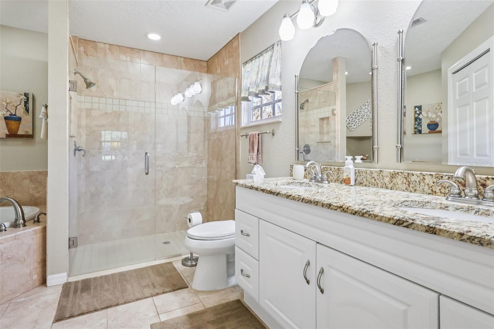 587 JUNIPER WAY, TAVARES, FL, 32778