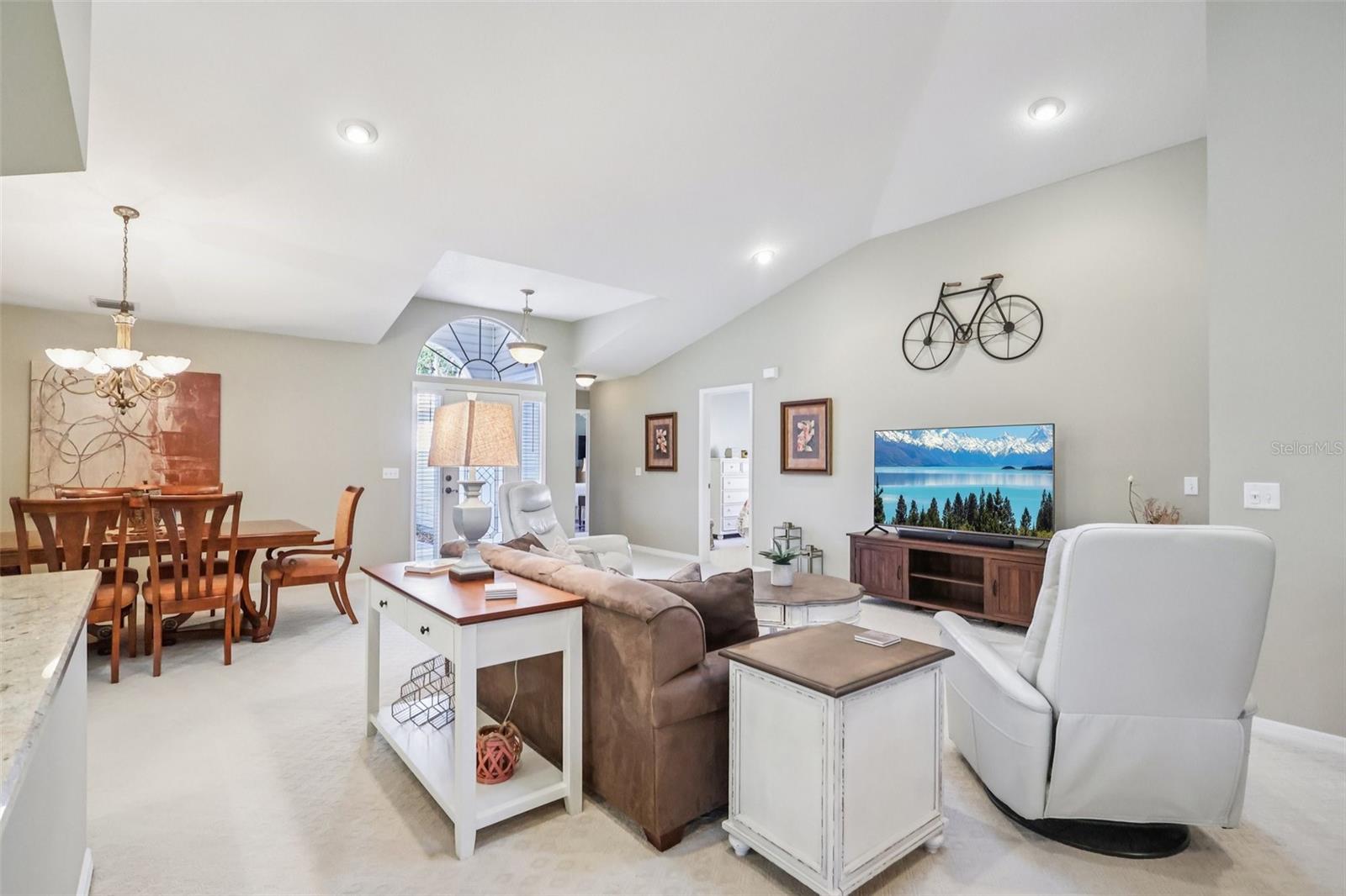 587 JUNIPER WAY, TAVARES, FL, 32778