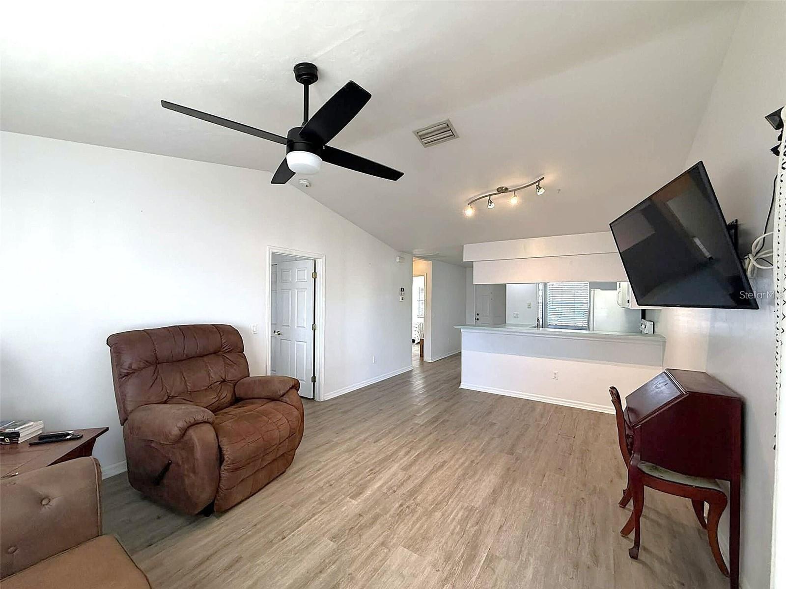 504 ROSE APPLE CIR, PORT CHARLOTTE, FL, 33954