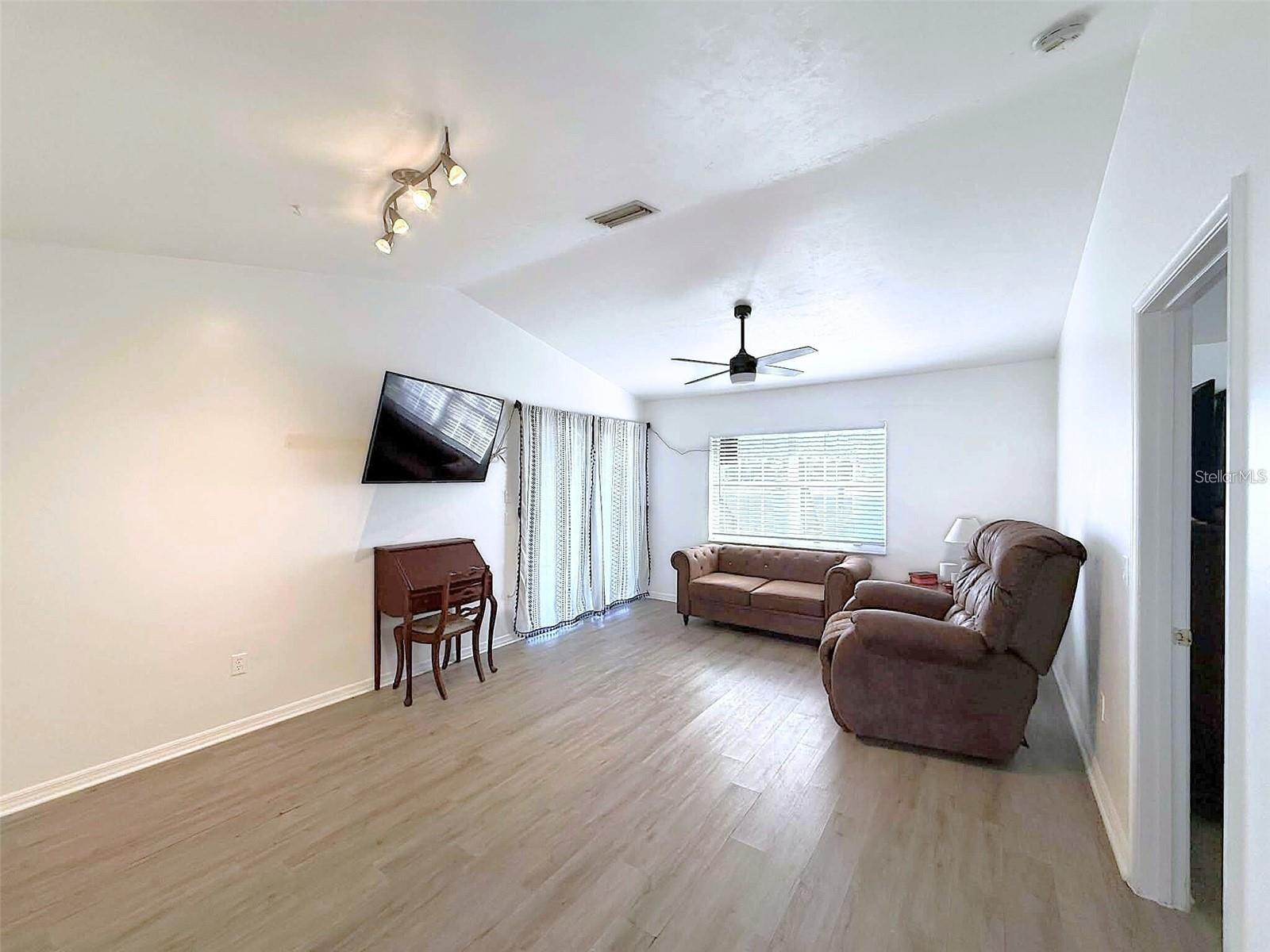 504 ROSE APPLE CIR, PORT CHARLOTTE, FL, 33954