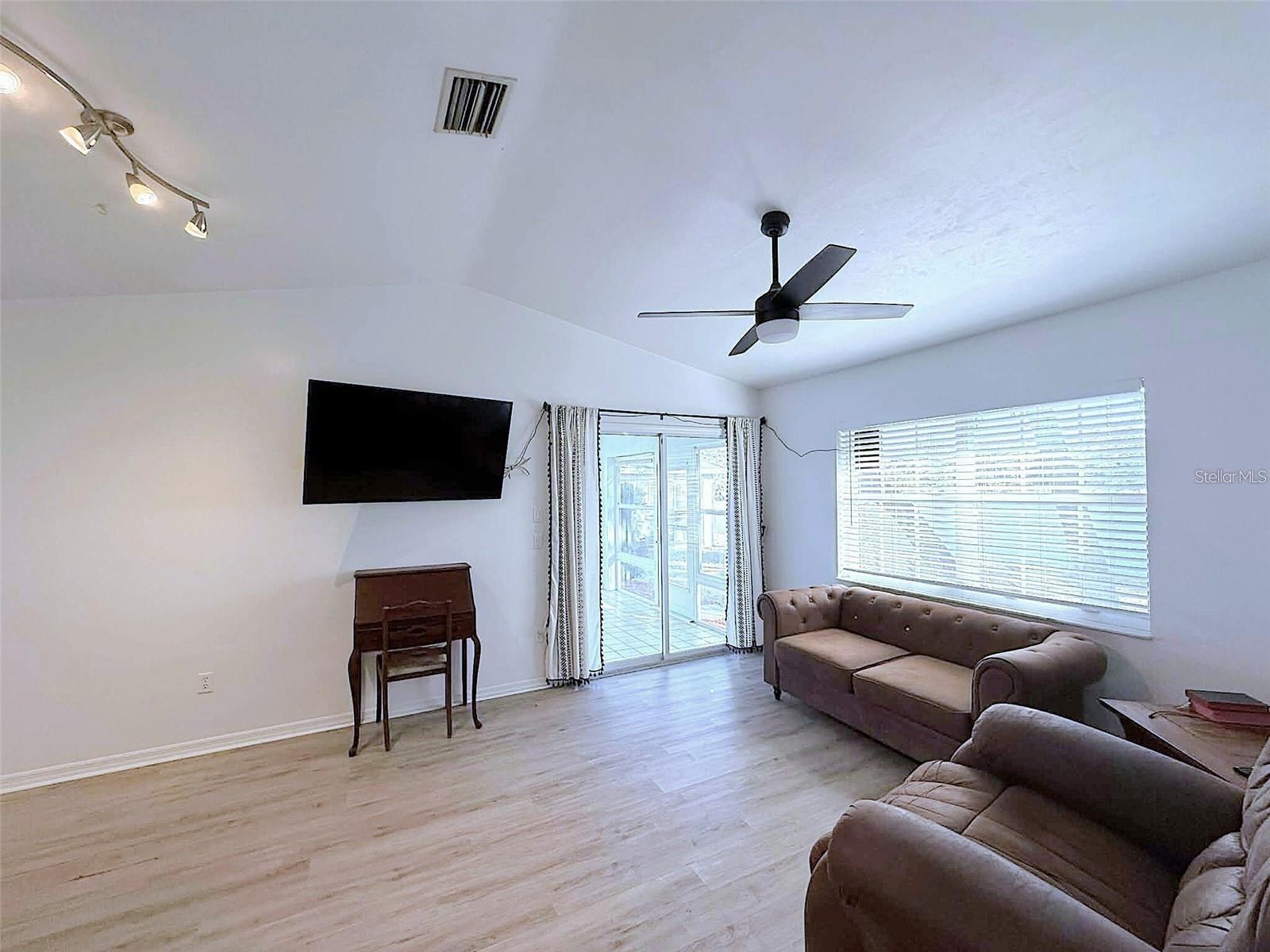 504 ROSE APPLE CIR, PORT CHARLOTTE, FL, 33954