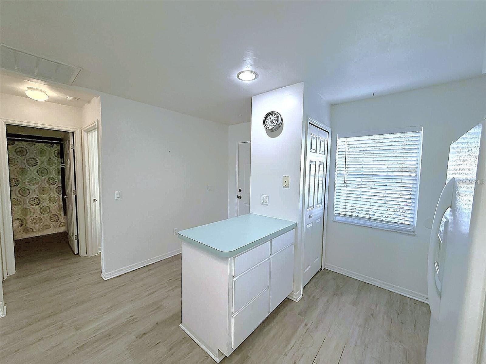 504 ROSE APPLE CIR, PORT CHARLOTTE, FL, 33954