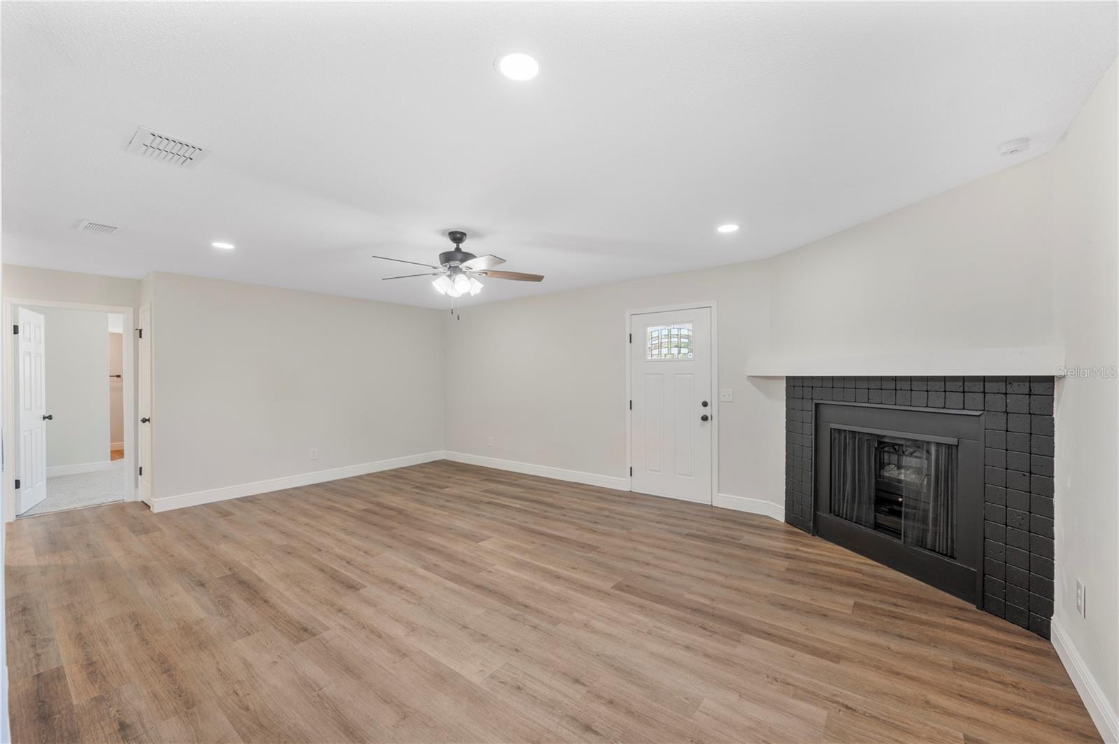 1215 EL CAMINO RD, LAKELAND, FL, 33805
