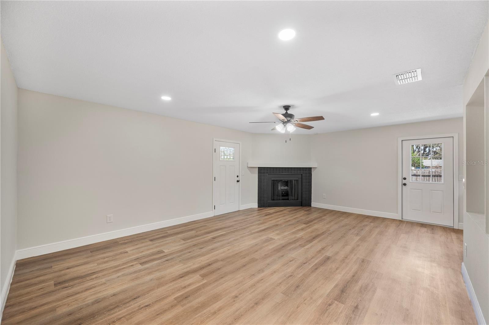 1215 EL CAMINO RD, LAKELAND, FL, 33805