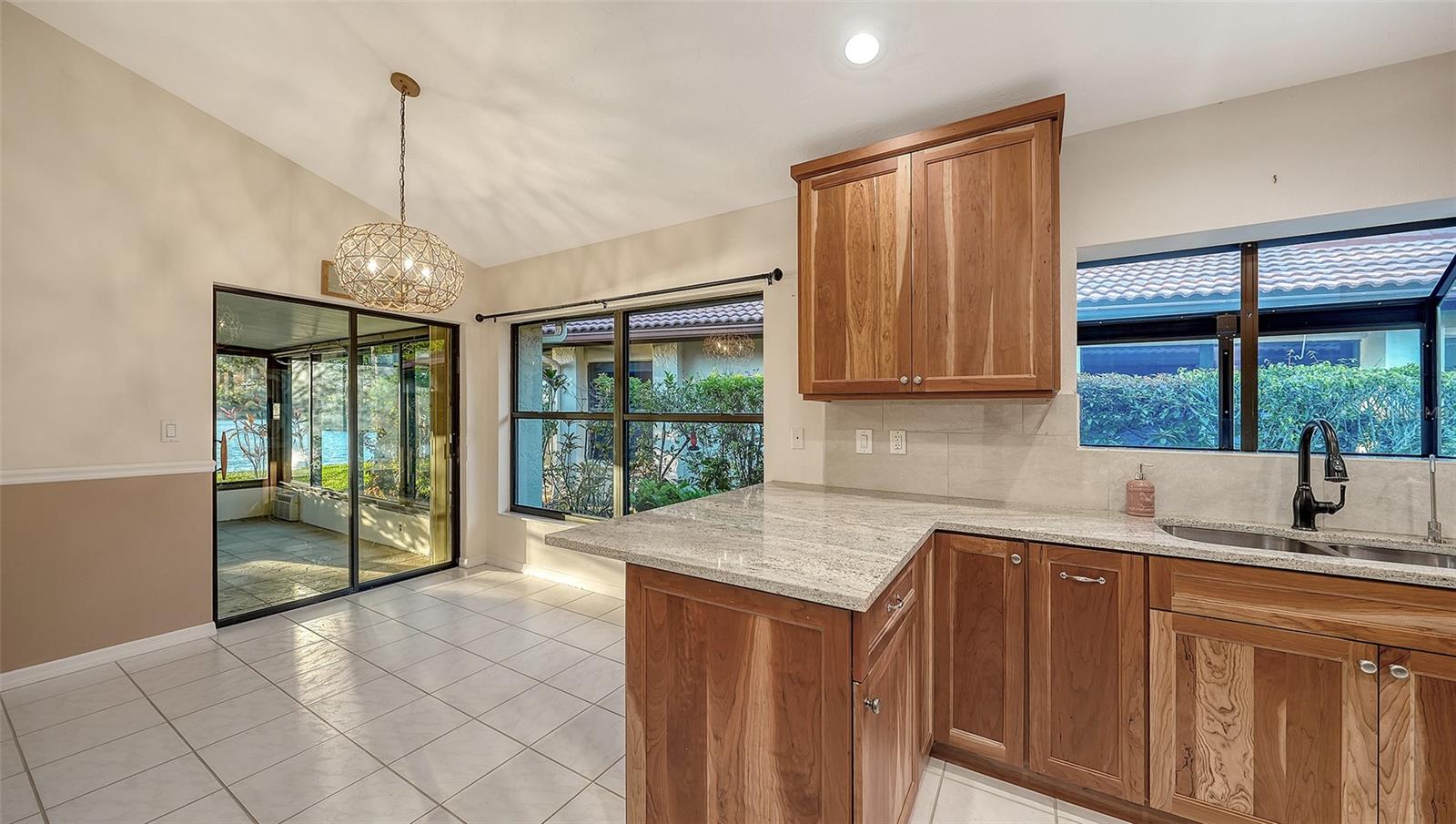 7363 OAK MOSS DR #33, SARASOTA, FL, 34241
