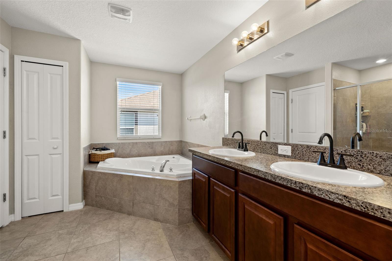 21126 PASSIVE PORCH DR, LAND O LAKES, FL, 34637