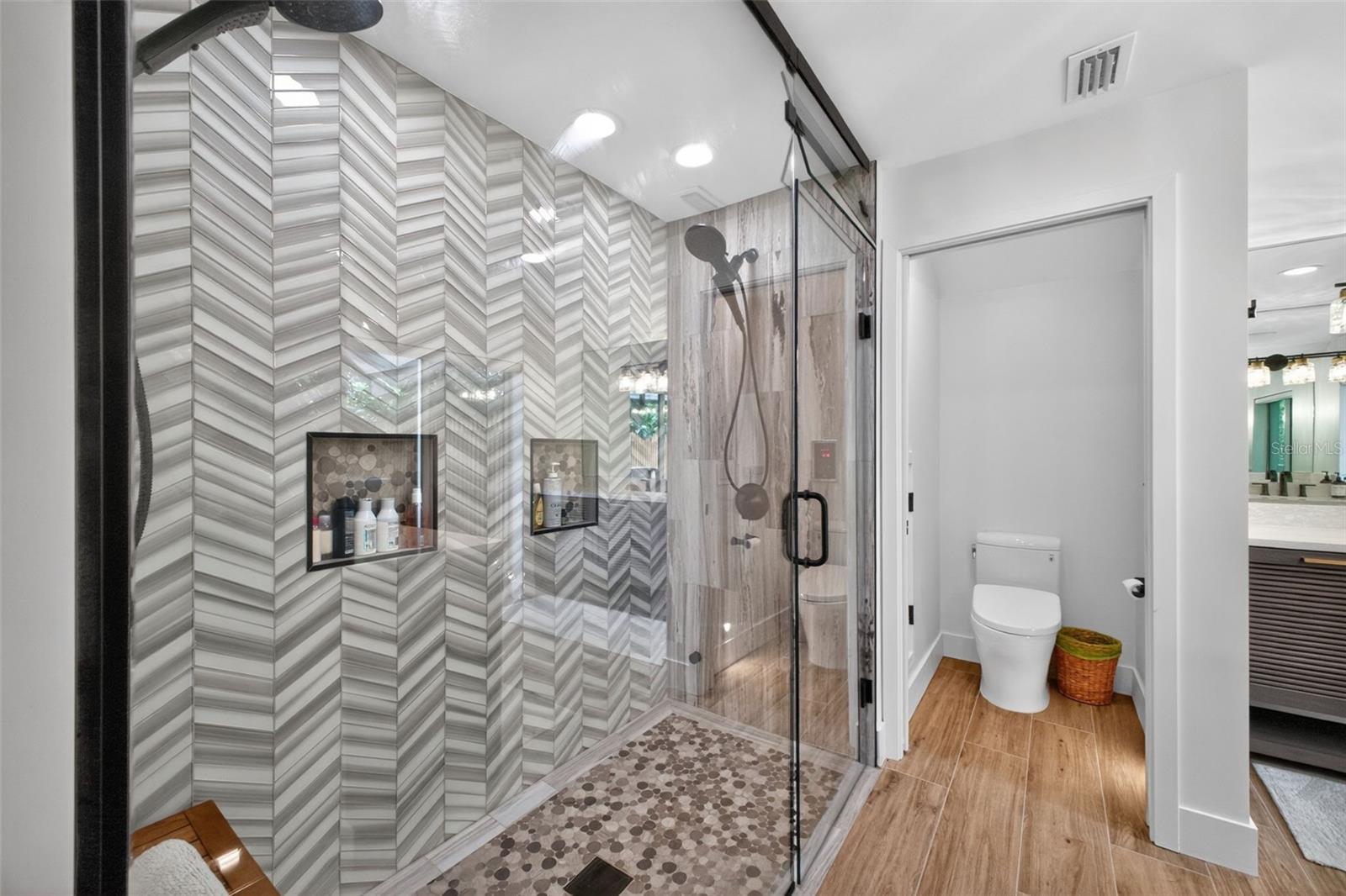 28828 BEAUCLAIRE DR, TAVARES, FL, 32778