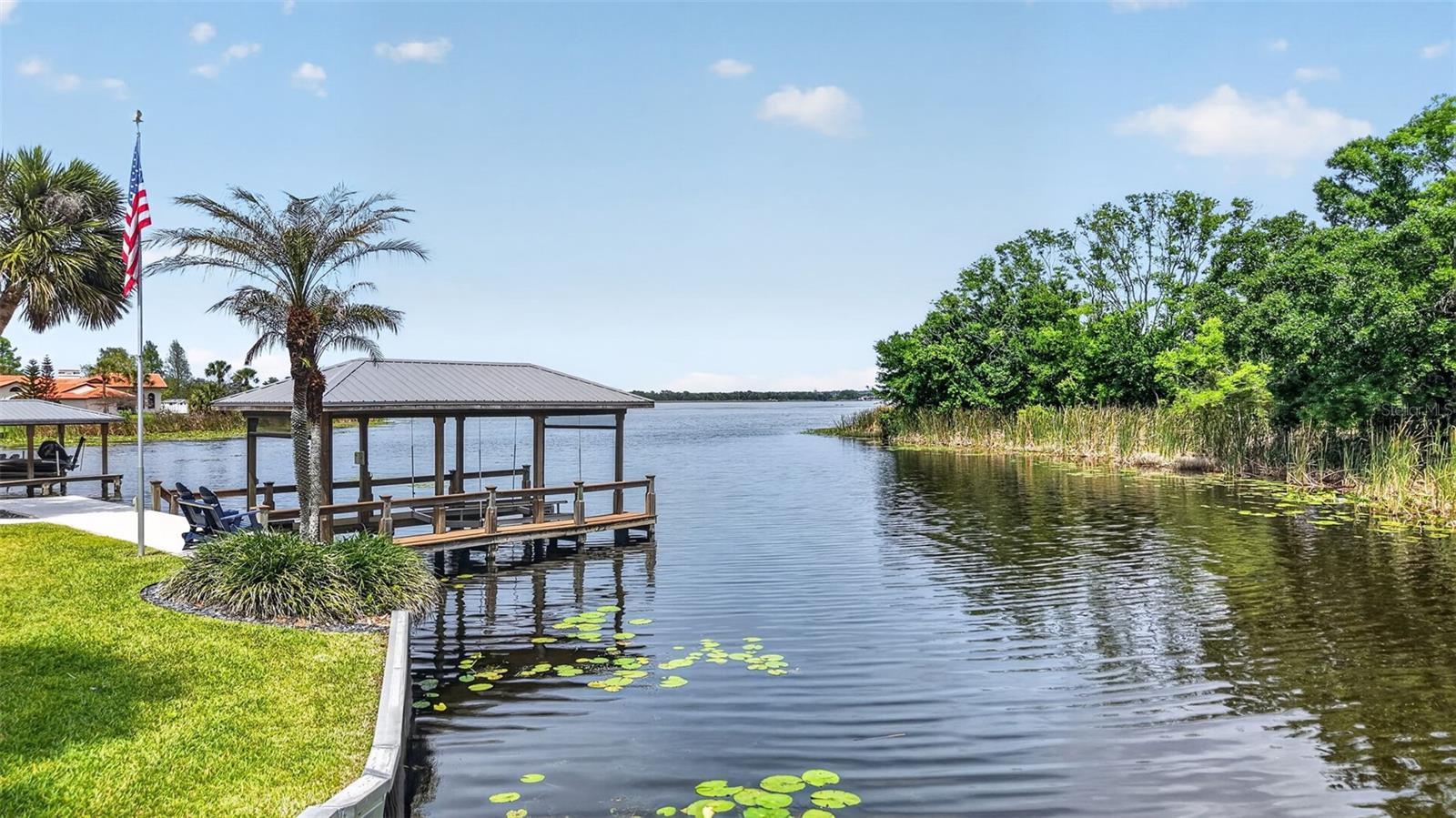 28828 BEAUCLAIRE DR, TAVARES, FL, 32778