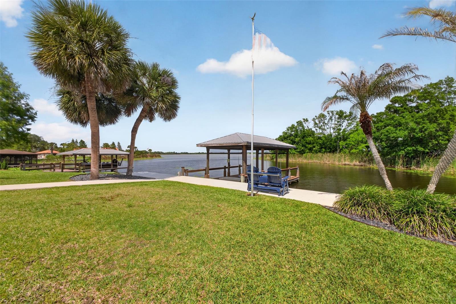 28828 BEAUCLAIRE DR, TAVARES, FL, 32778