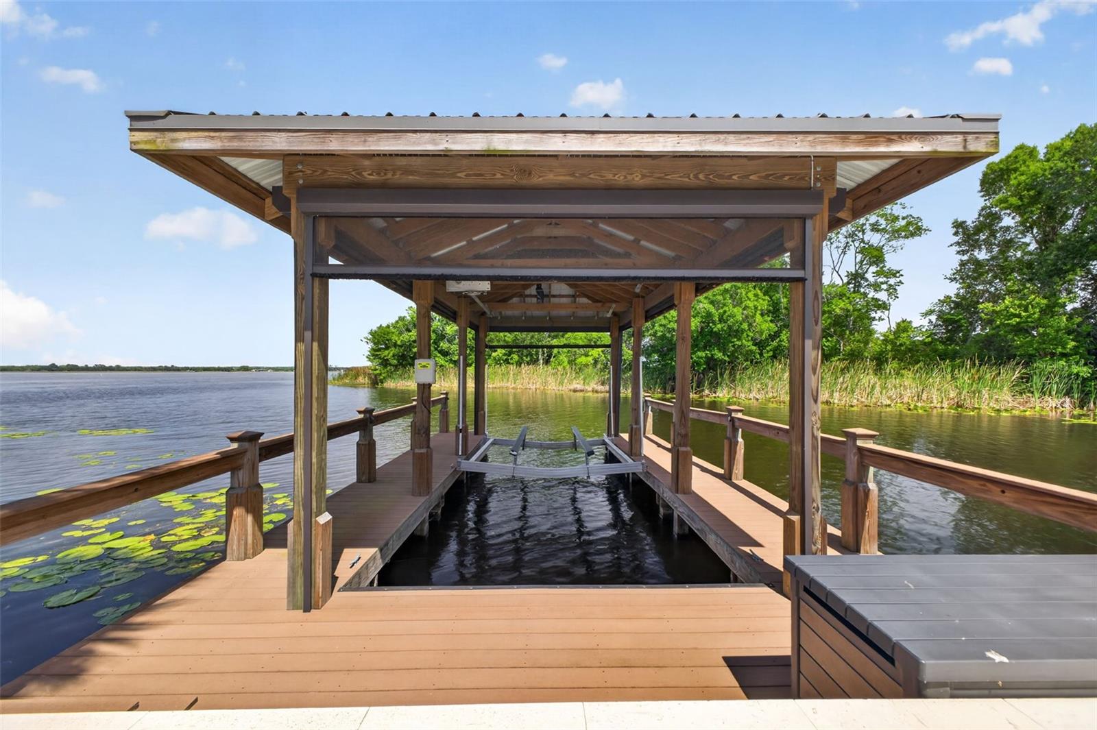 28828 BEAUCLAIRE DR, TAVARES, FL, 32778