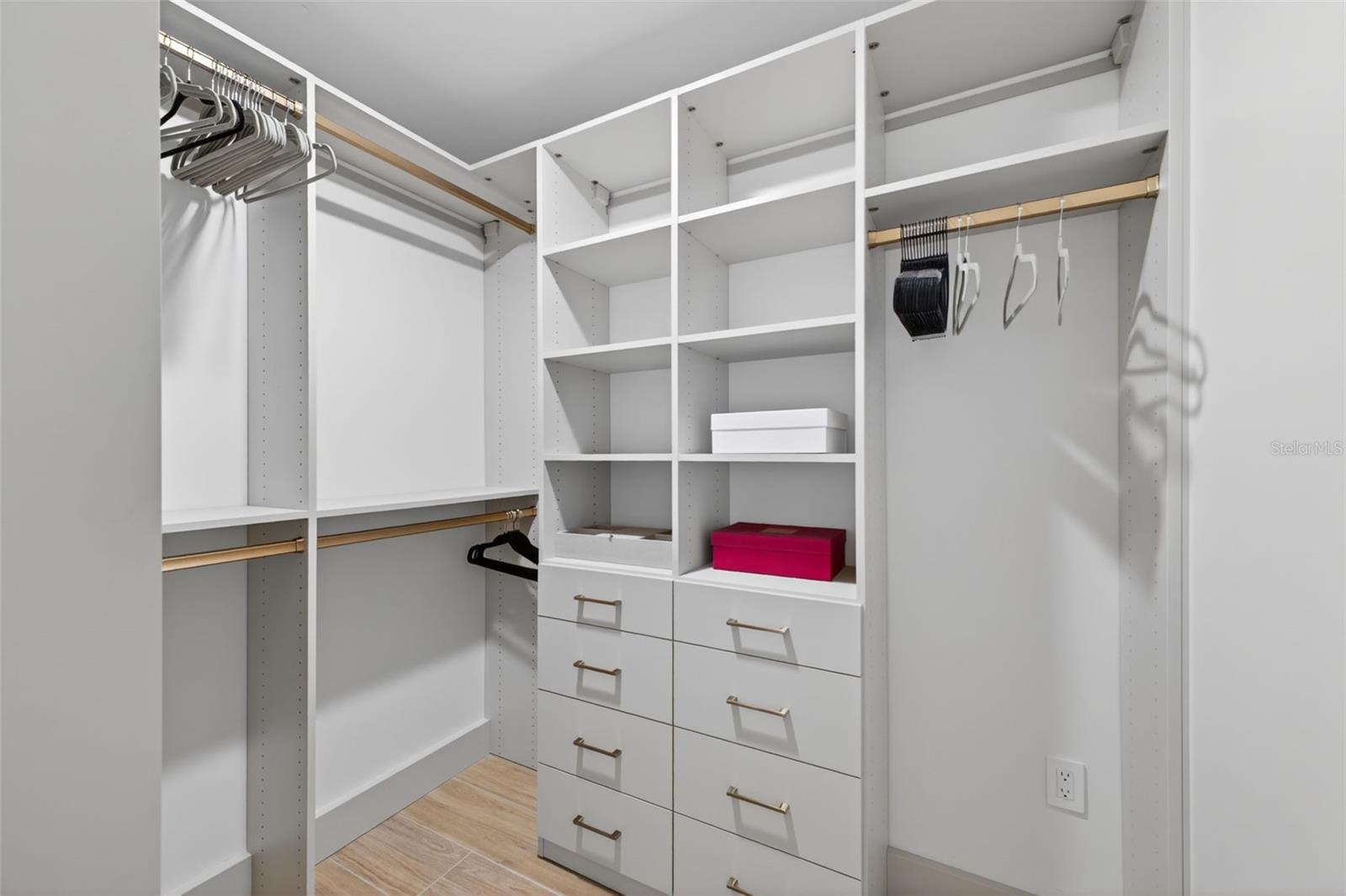 28828 BEAUCLAIRE DR, TAVARES, FL, 32778