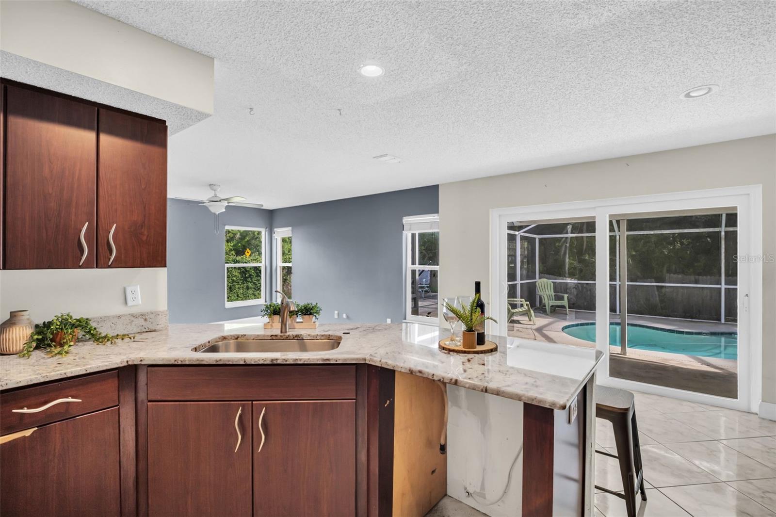 301 TAVERNIER DR, OLDSMAR, FL, 34677