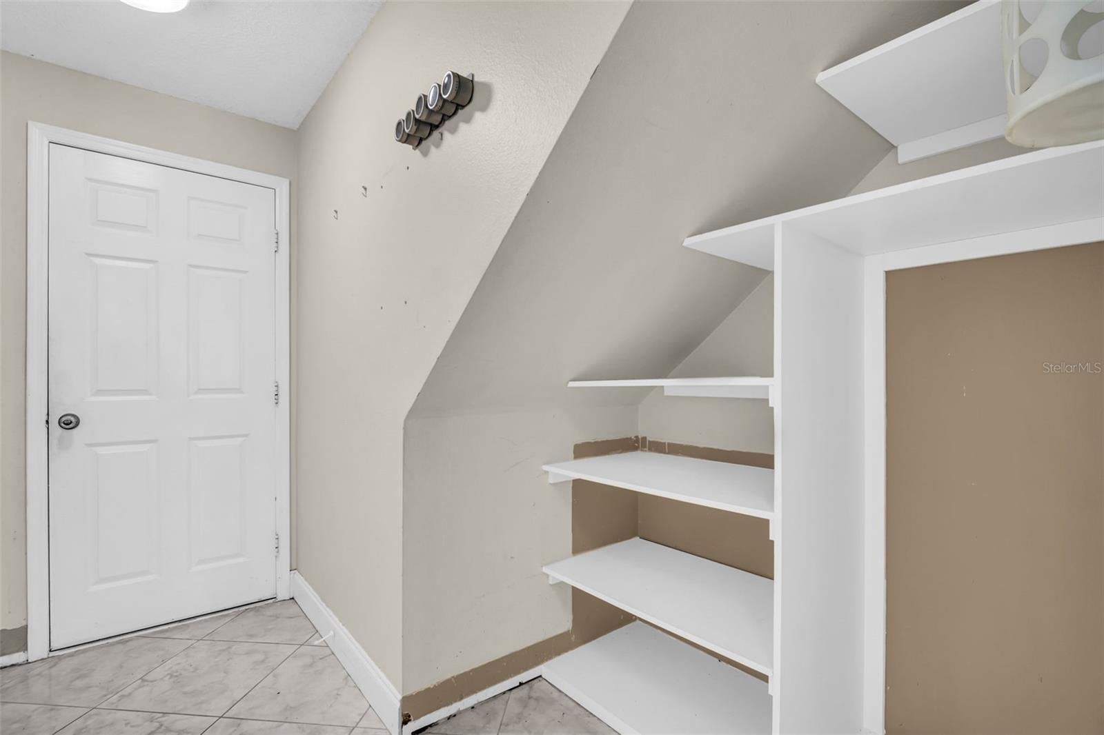 301 TAVERNIER DR, OLDSMAR, FL, 34677