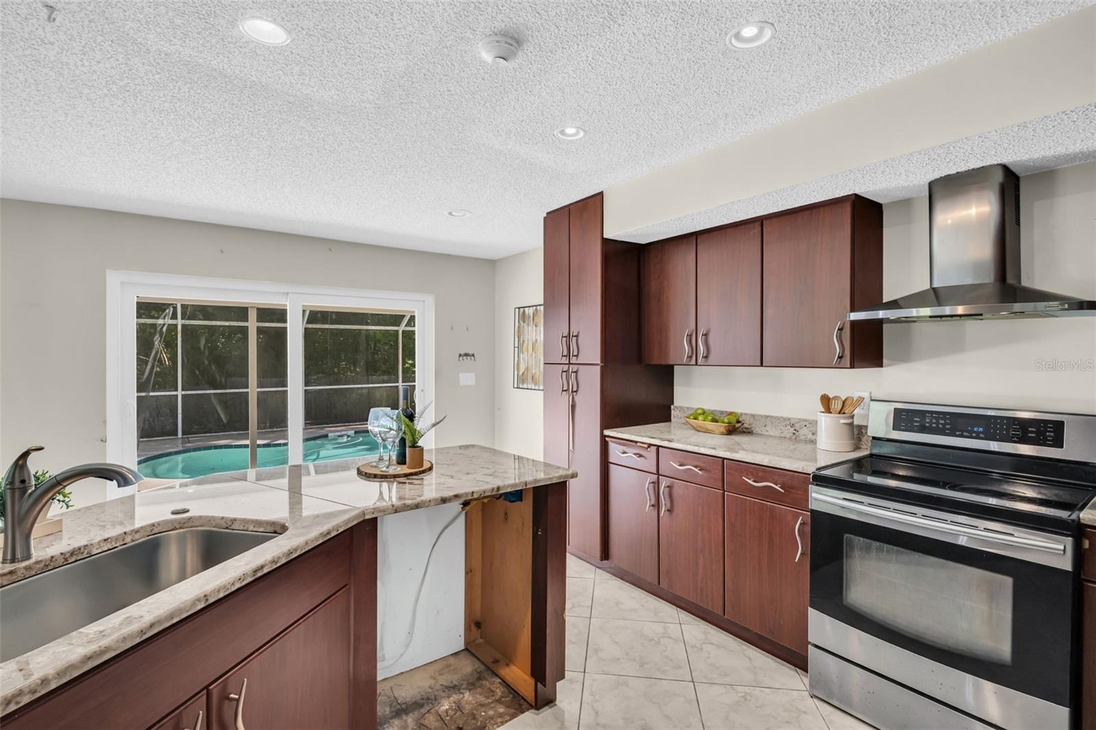 301 TAVERNIER DR, OLDSMAR, FL, 34677