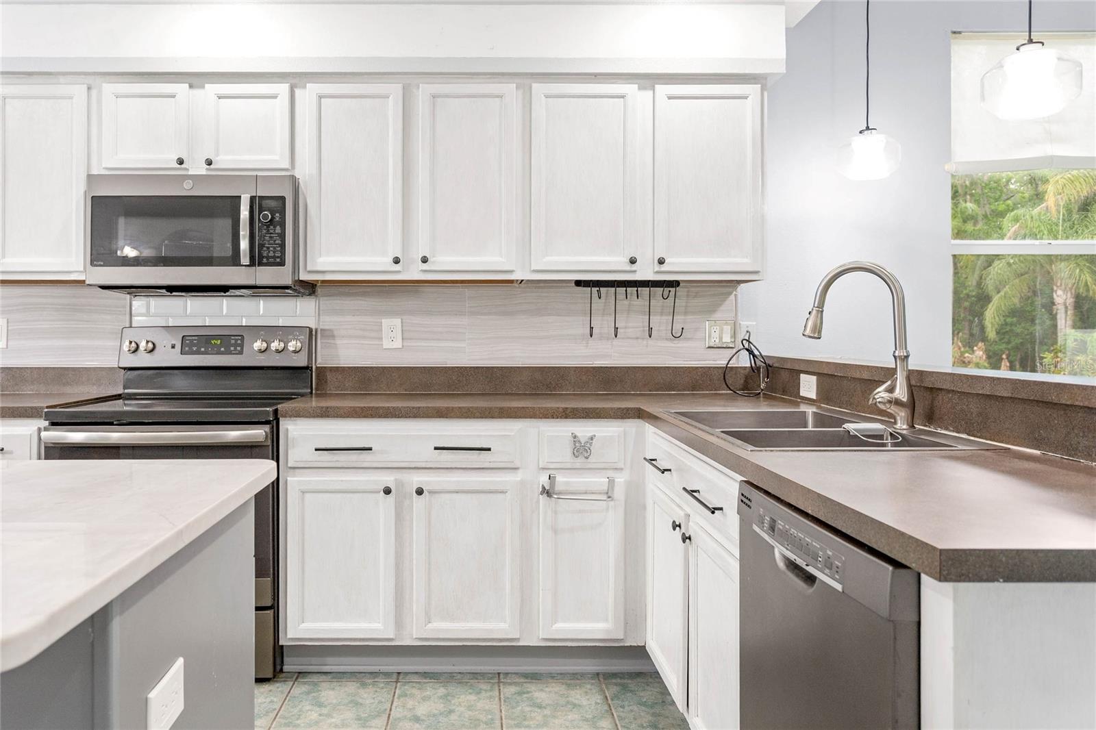 27012 SEA BREEZE WAY, WESLEY CHAPEL, FL, 33544