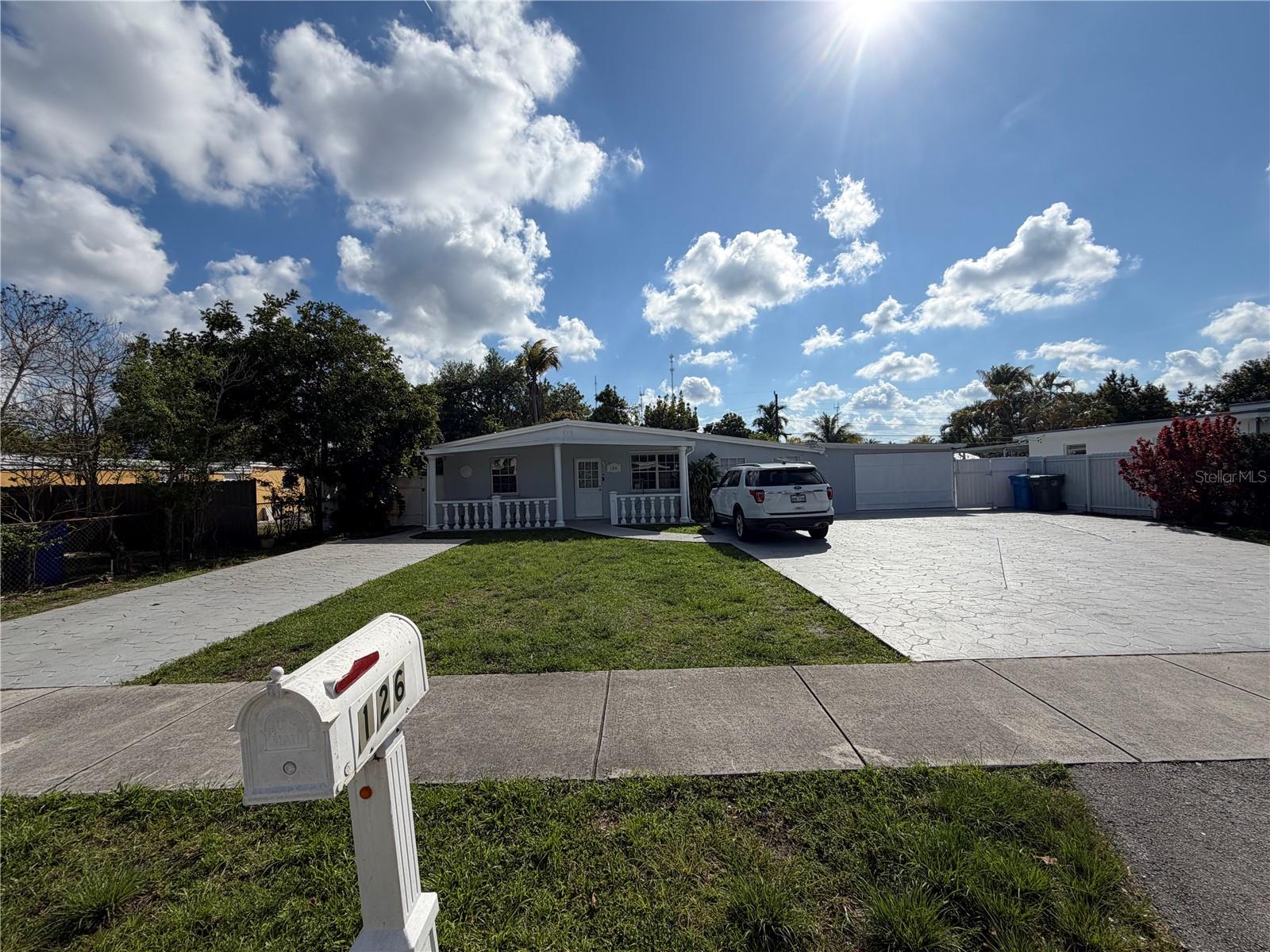 126 MIAMI GARDENS RD, WEST PARK, FL, 33023