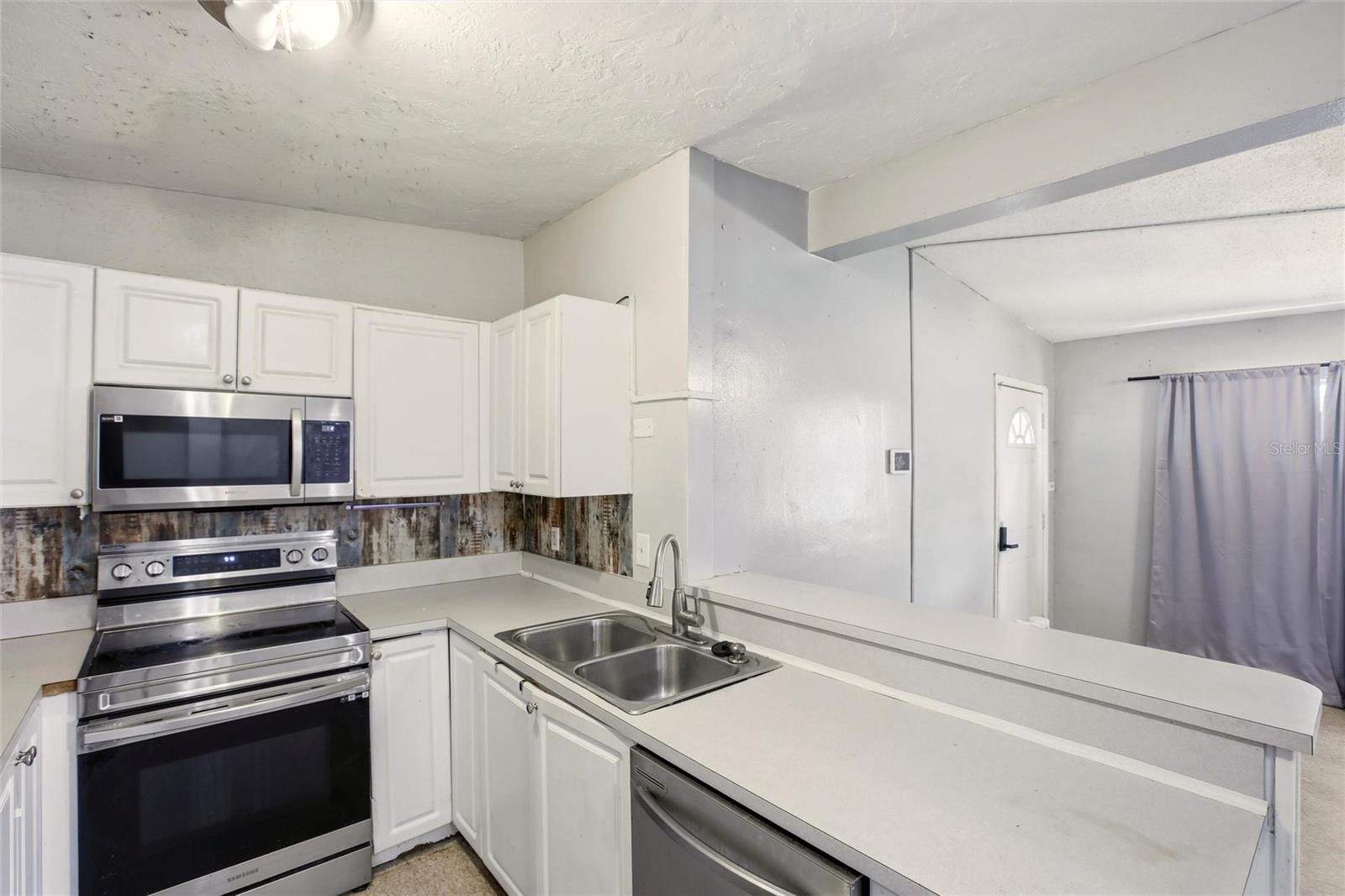 21585 OLEAN BLVD, PORT CHARLOTTE, FL, 33952