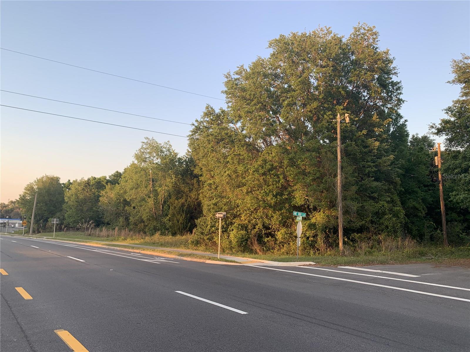 18111 N US HWY 301, CITRA, FL, 32113