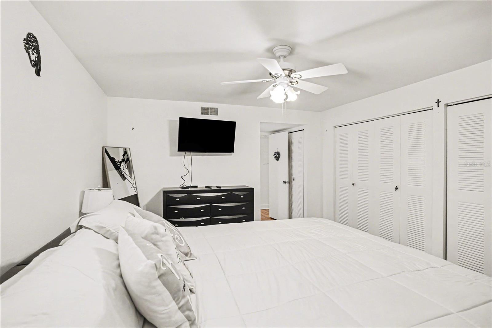 9802 LOMBARD CT #102, TAMPA, FL, 33618