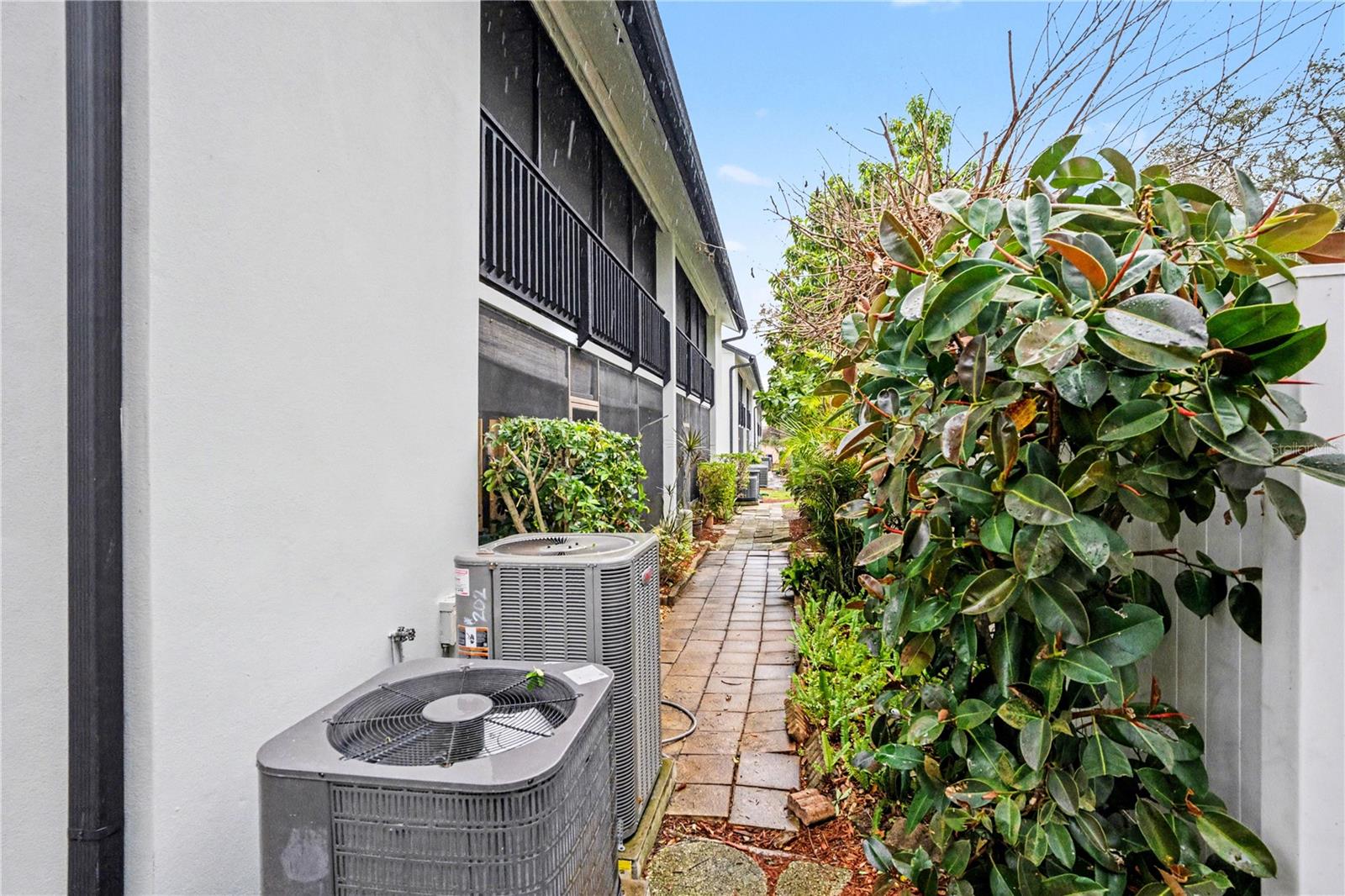 9802 LOMBARD CT #102, TAMPA, FL, 33618