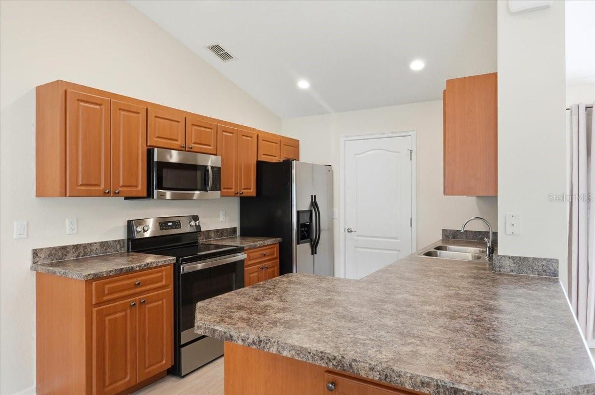 1910 JOHN ARTHUR WAY, LAKELAND, FL, 33803
