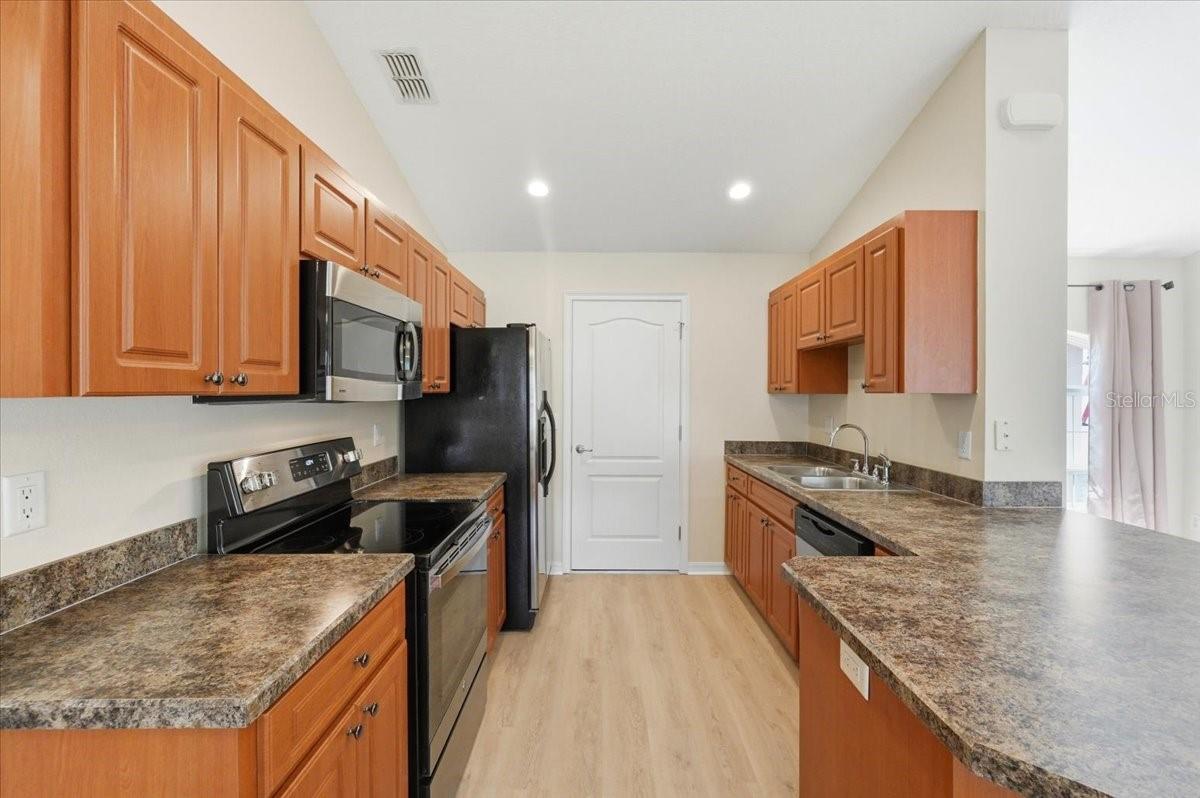 1910 JOHN ARTHUR WAY, LAKELAND, FL, 33803