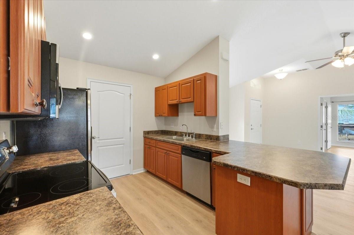 1910 JOHN ARTHUR WAY, LAKELAND, FL, 33803