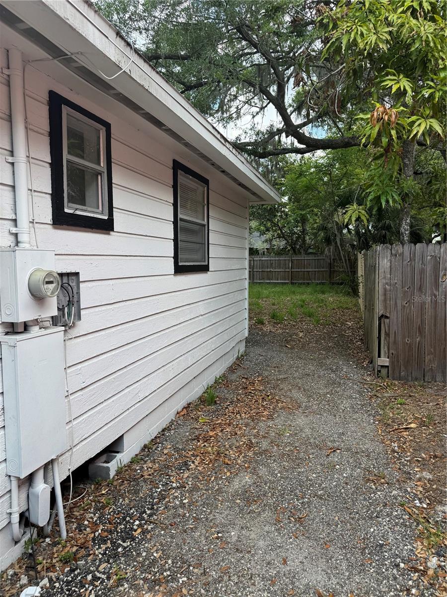 2016 E CLIFTON ST #B, TAMPA, FL, 33610