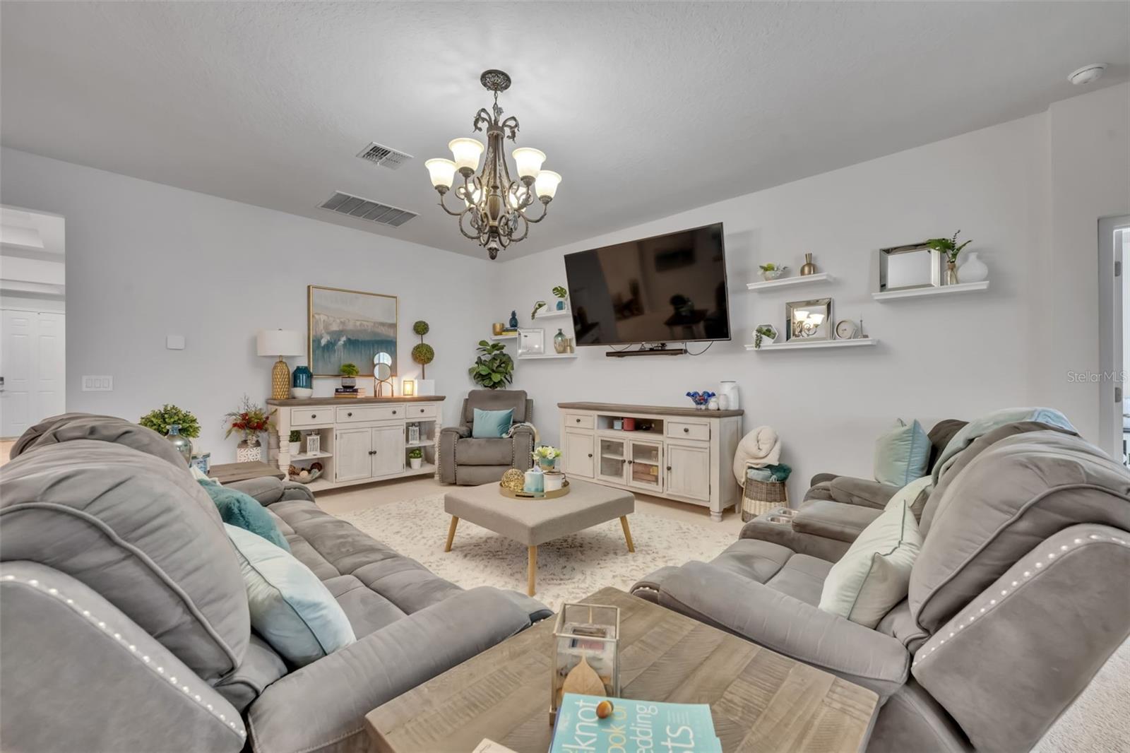 2119 WHITE DAHLIA DR, APOPKA, FL, 32712