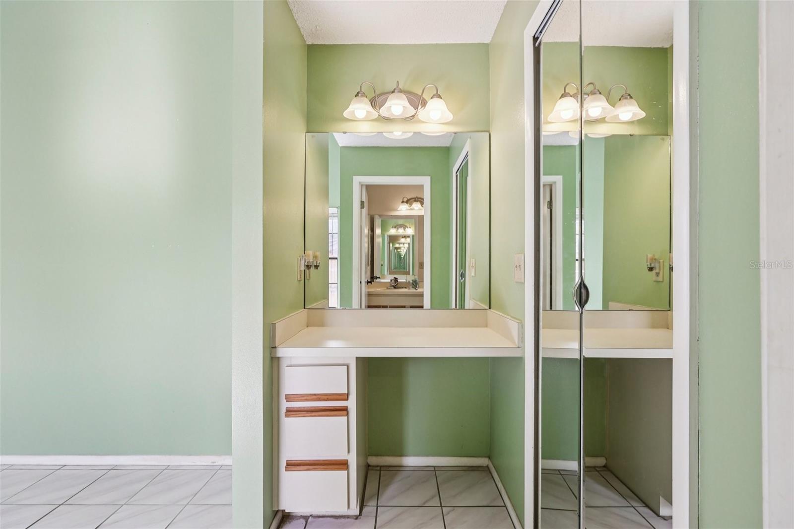 9913 CHESHAM DR, ORLANDO, FL, 32817