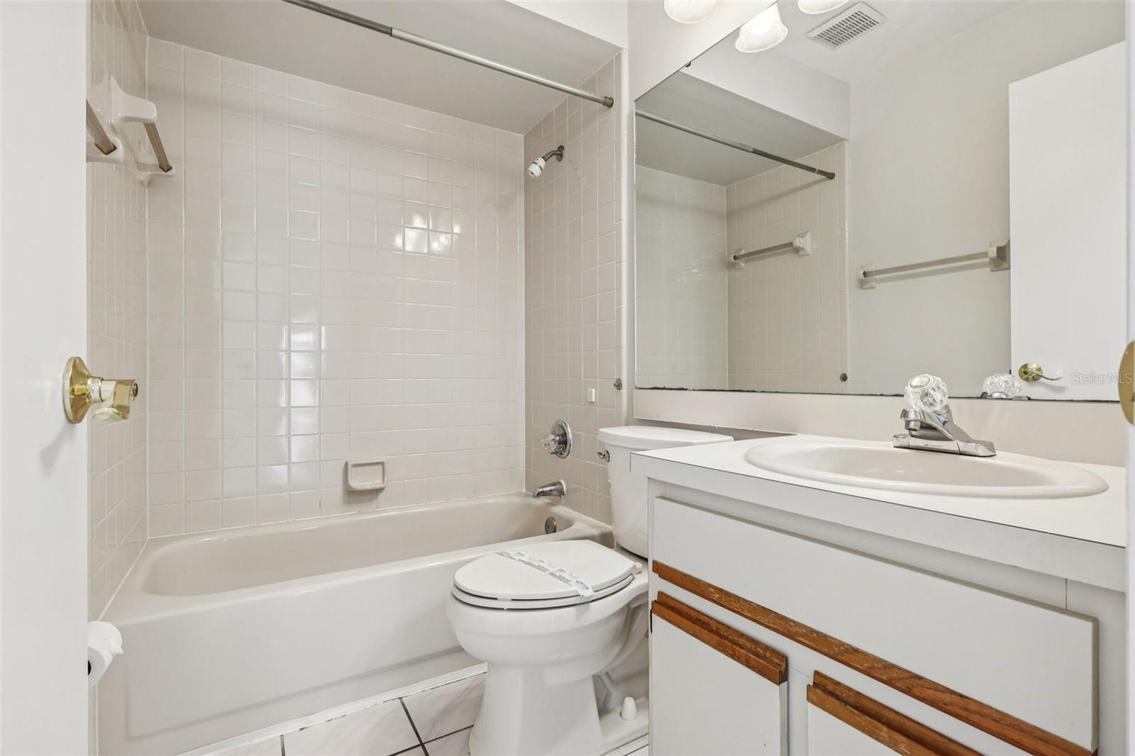 9913 CHESHAM DR, ORLANDO, FL, 32817