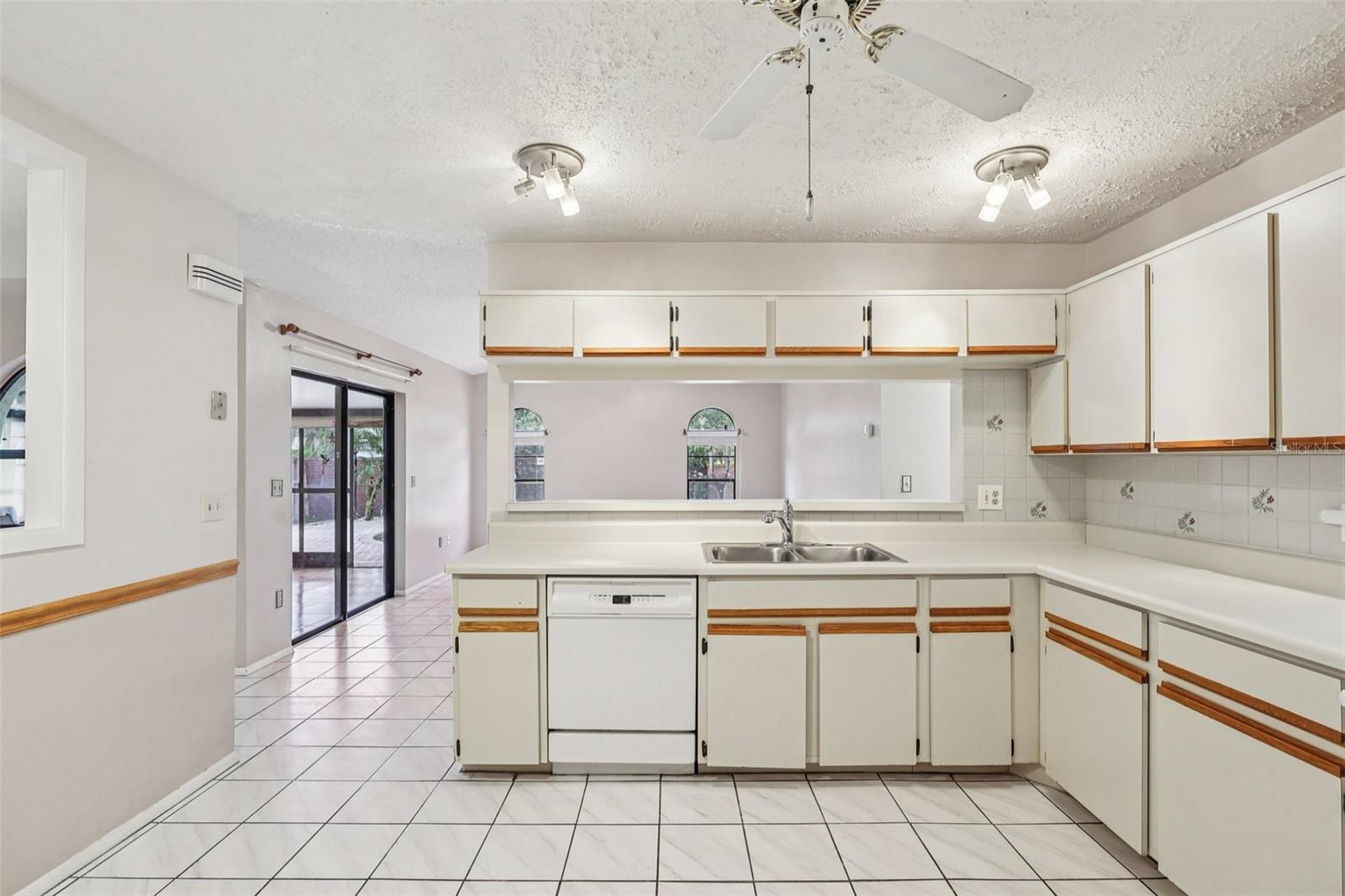 9913 CHESHAM DR, ORLANDO, FL, 32817