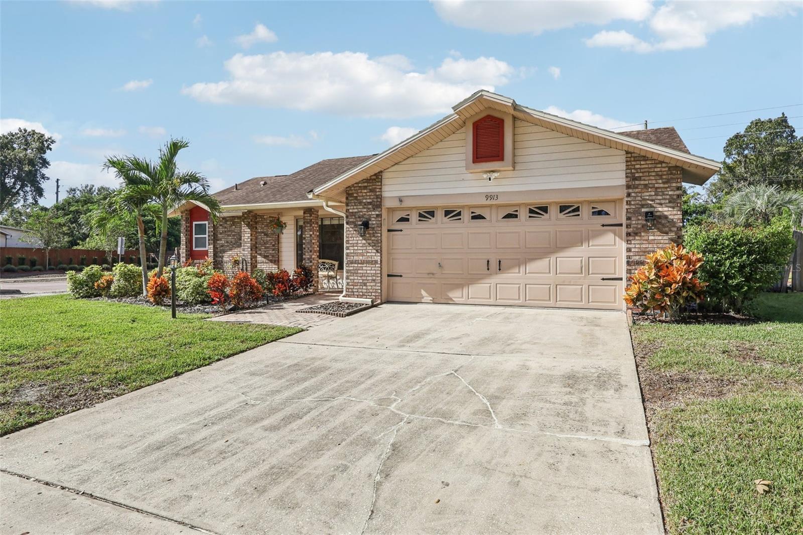 9913 CHESHAM DR, ORLANDO, FL, 32817