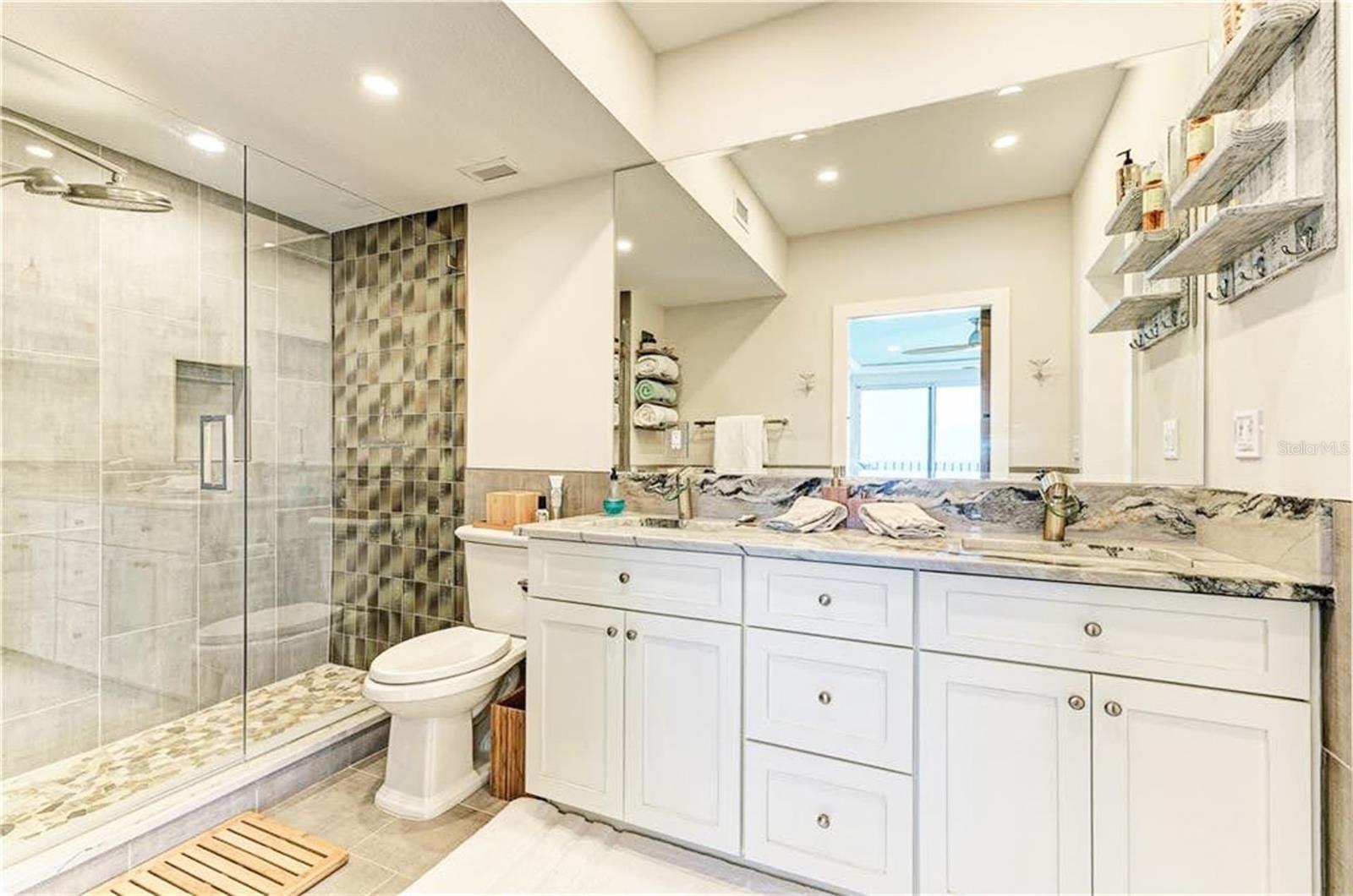 1 BENJAMIN FRANKLIN DR #3, SARASOTA, FL, 34236