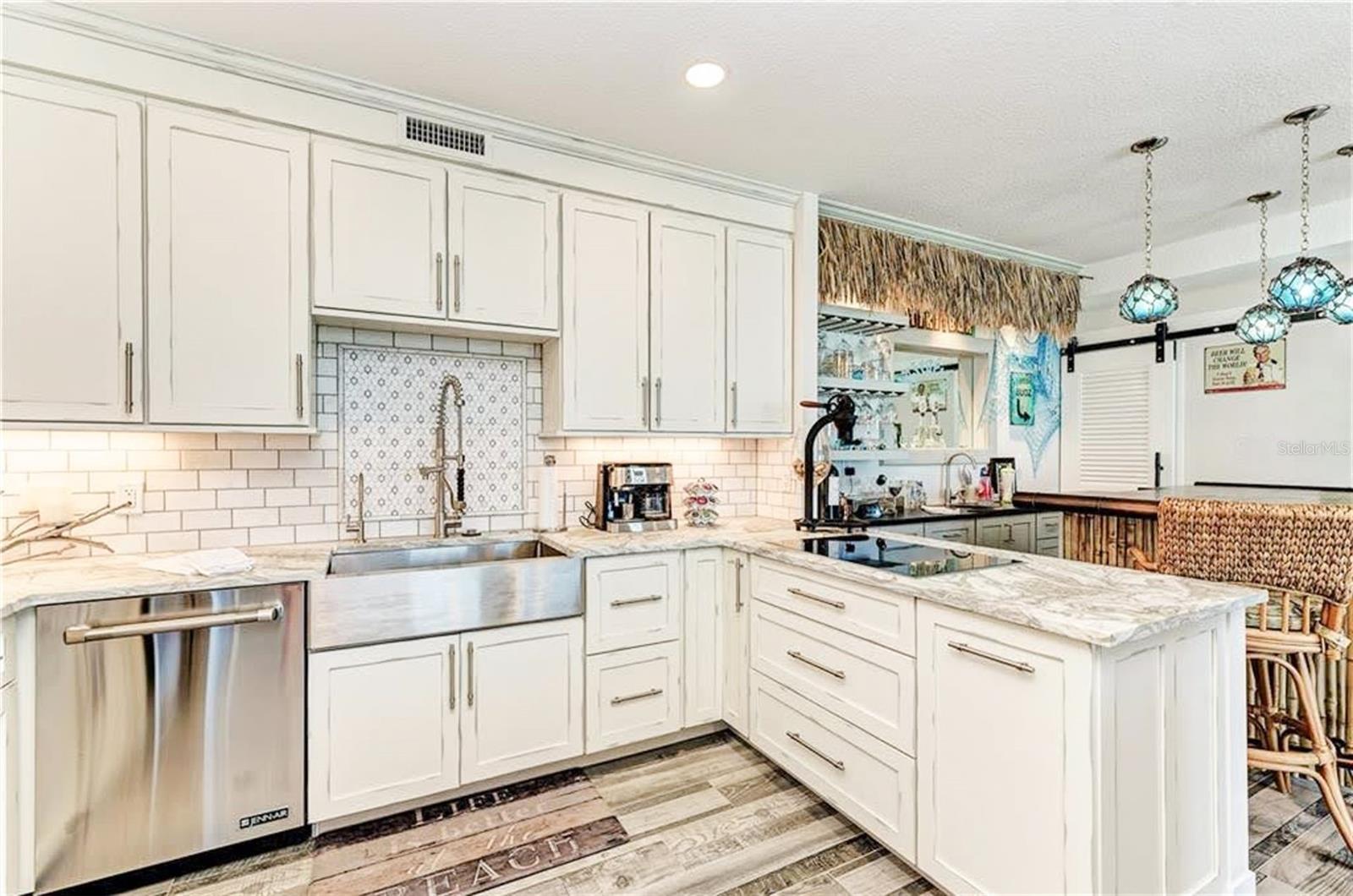 1 BENJAMIN FRANKLIN DR #3, SARASOTA, FL, 34236