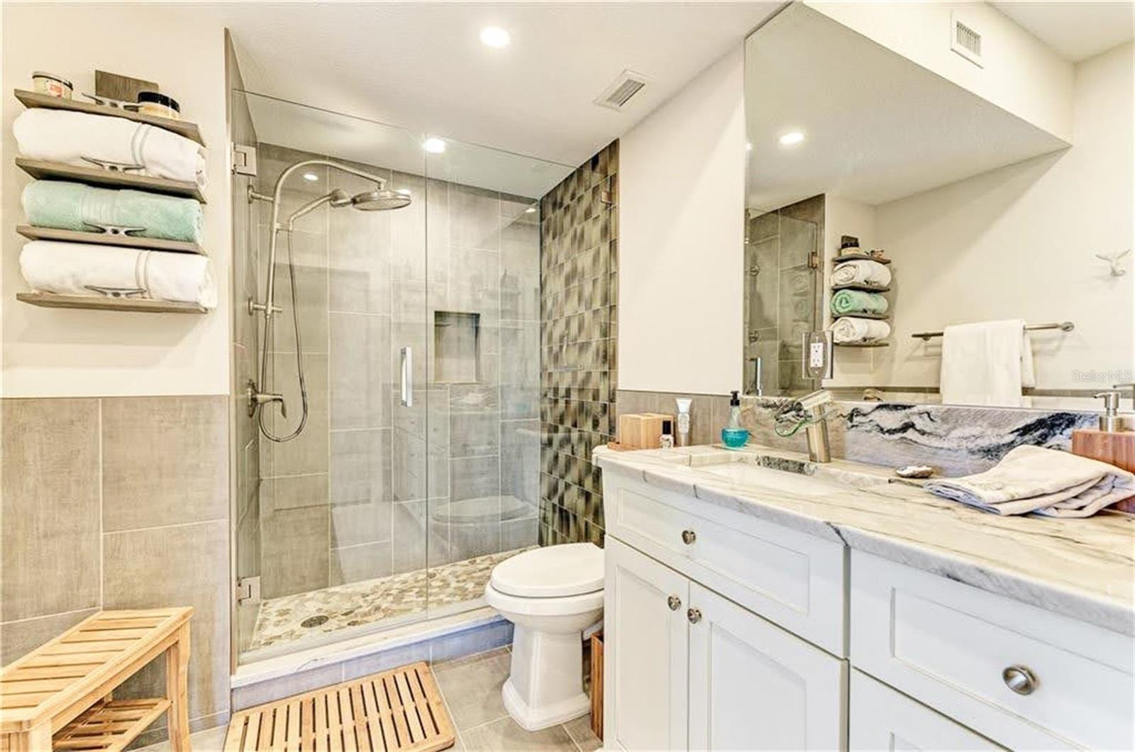 1 BENJAMIN FRANKLIN DR #3, SARASOTA, FL, 34236