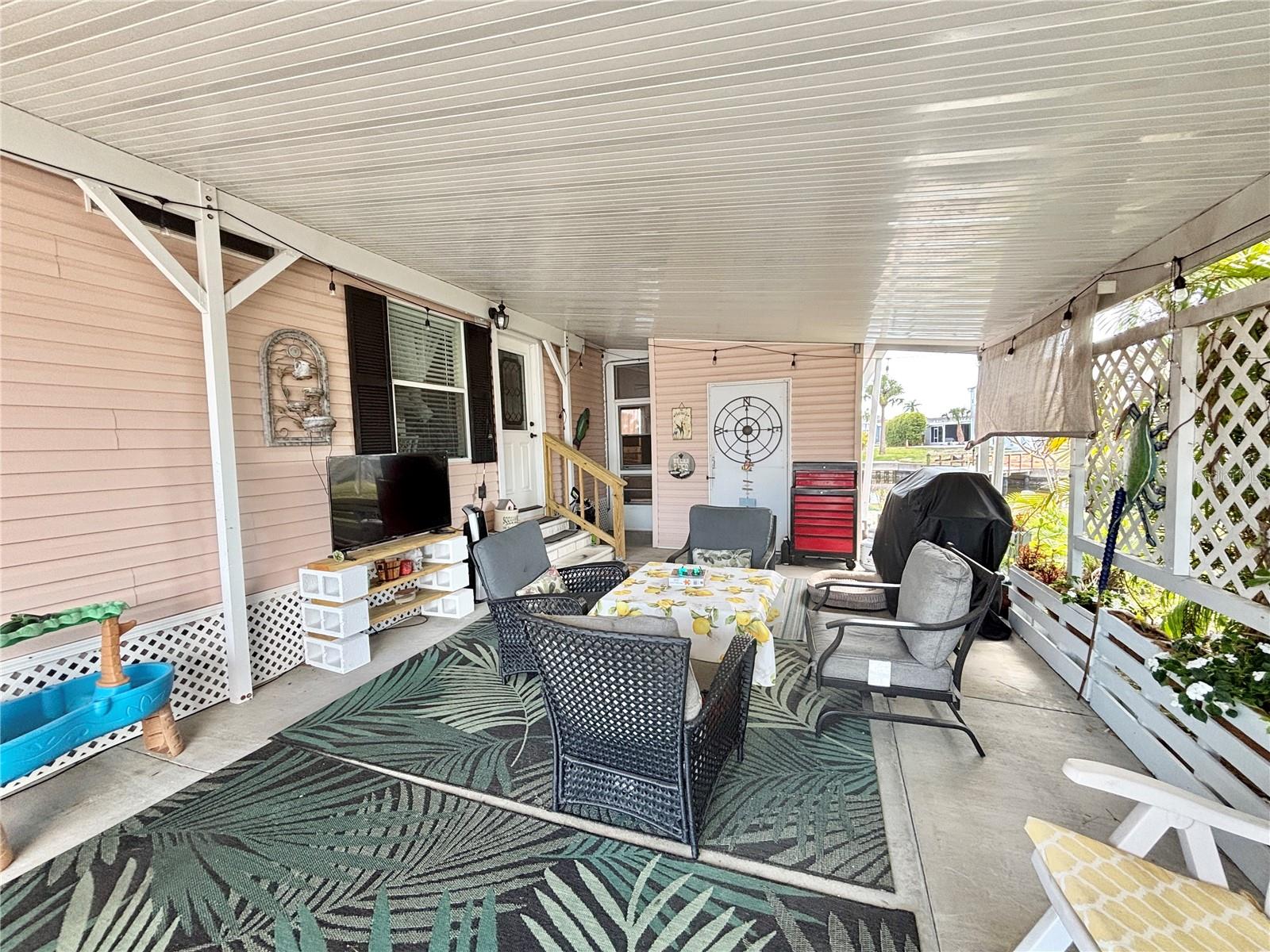 102 AMERICANA CT NE #206, ST PETERSBURG, FL, 33702