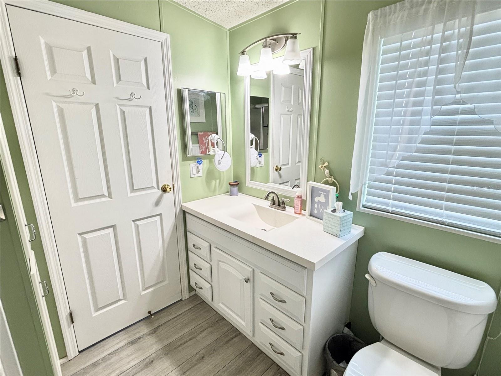 102 AMERICANA CT NE #206, ST PETERSBURG, FL, 33702